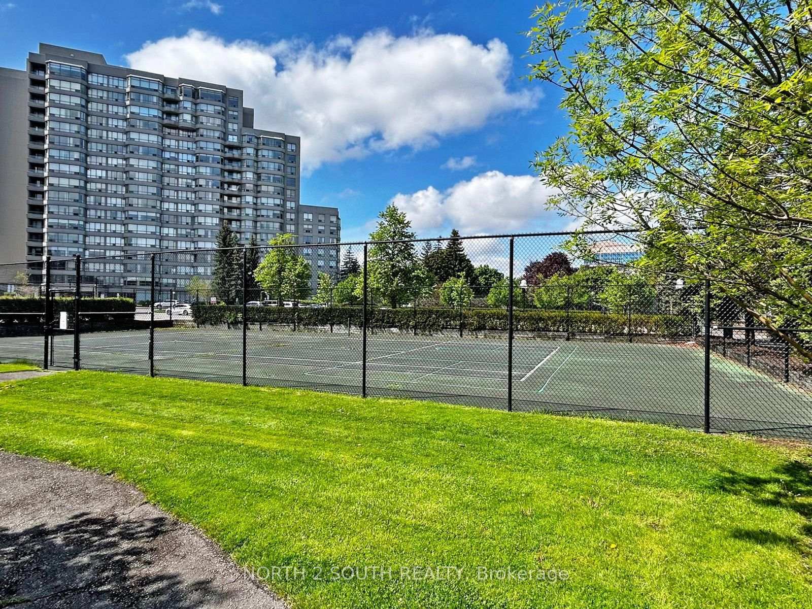 Photo 43 of Unit 401, 11 Townsgate Drive, Vaughan, Crestwood-Springfarm-Yorkhill — HOMEH