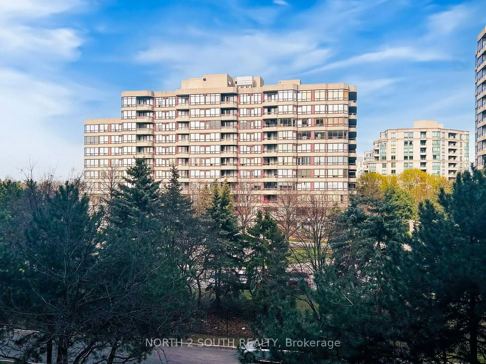 Photo 29 of Unit 401, 11 Townsgate Drive, Vaughan, Crestwood-Springfarm-Yorkhill — HOMEH