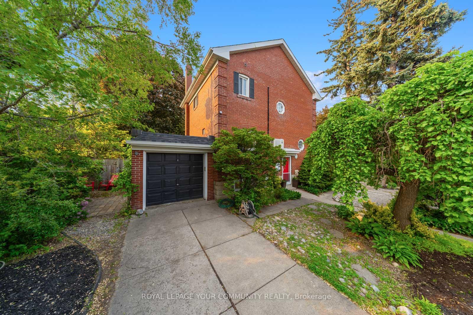 Photo 6 of 2 Four Oaks Gate, Toronto, East York — HOMEH
