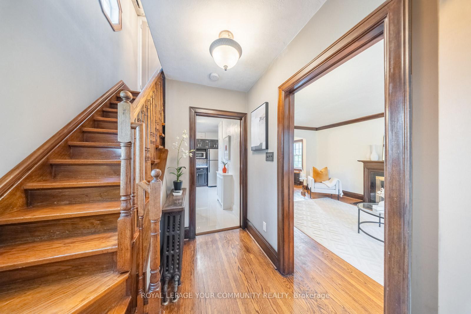 Photo 10 of 2 Four Oaks Gate, Toronto, East York — HOMEH