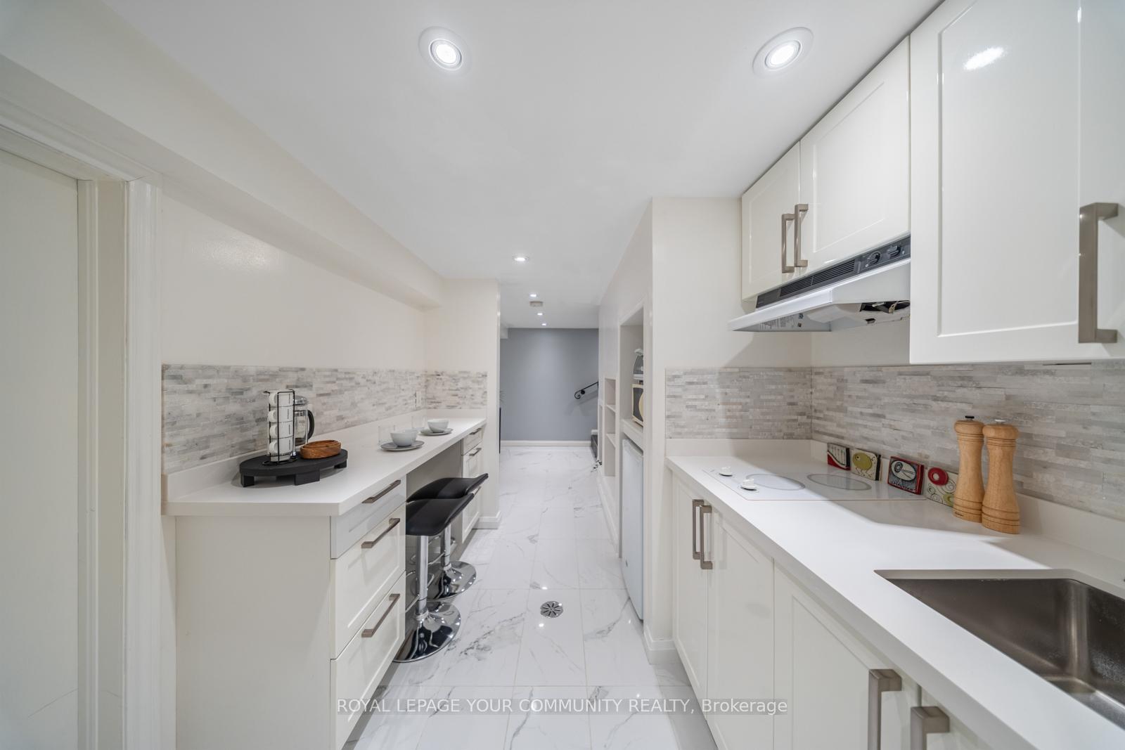 Photo 40 of 2 Four Oaks Gate, Toronto, East York — HOMEH