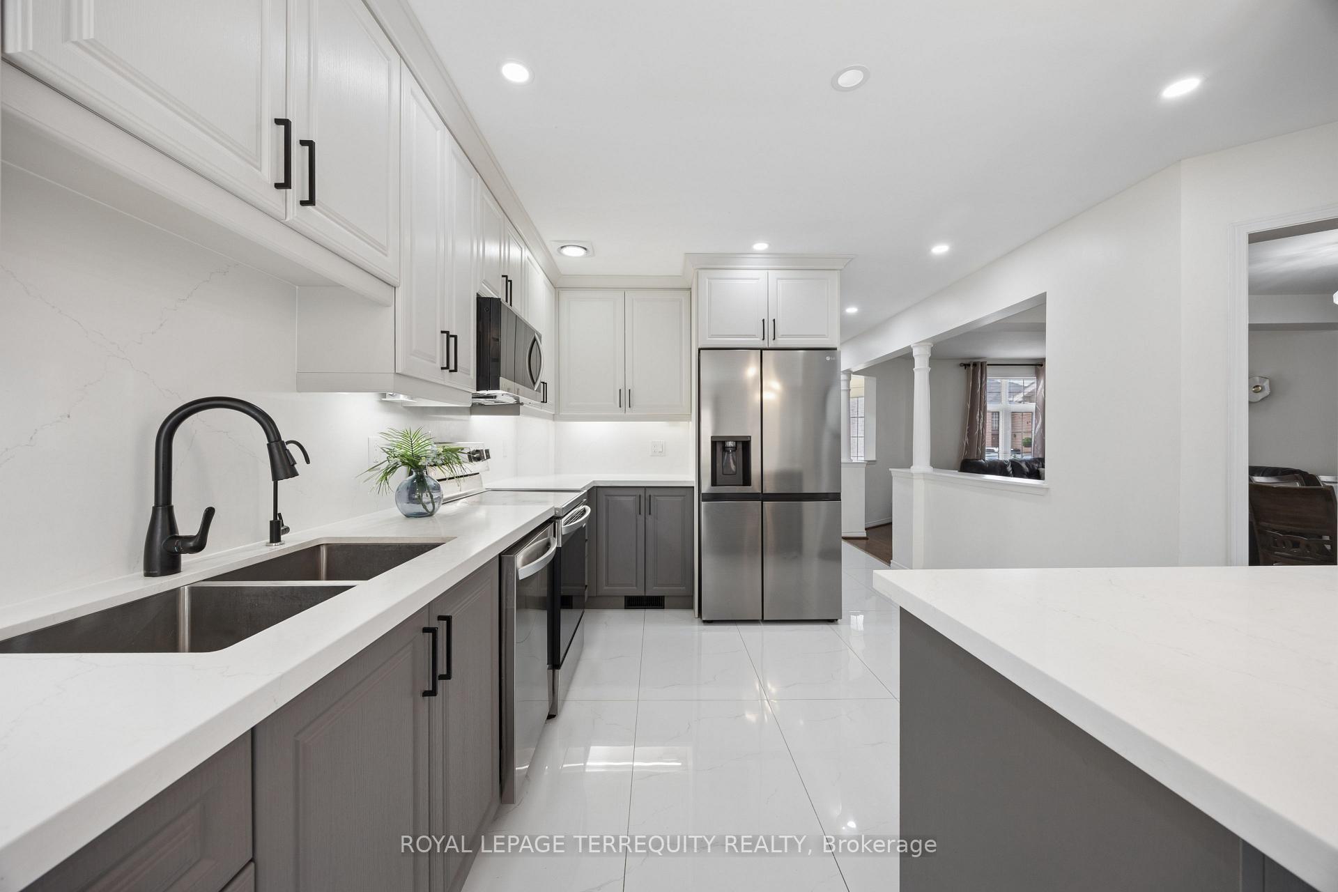Photo 13 of 7339 Black Walnut Trail, Mississauga, Lisgar — HOMEH