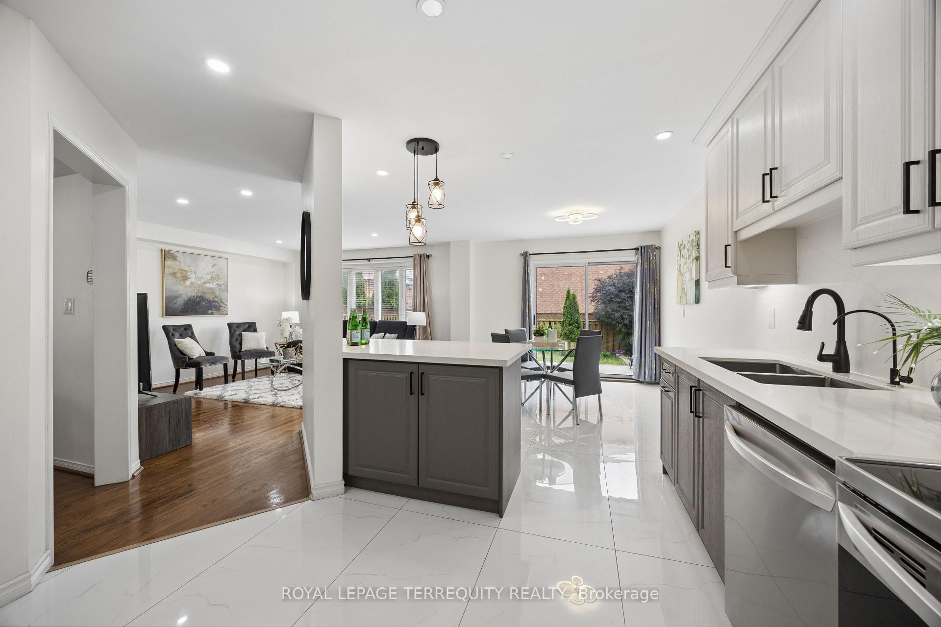 Photo 14 of 7339 Black Walnut Trail, Mississauga, Lisgar — HOMEH