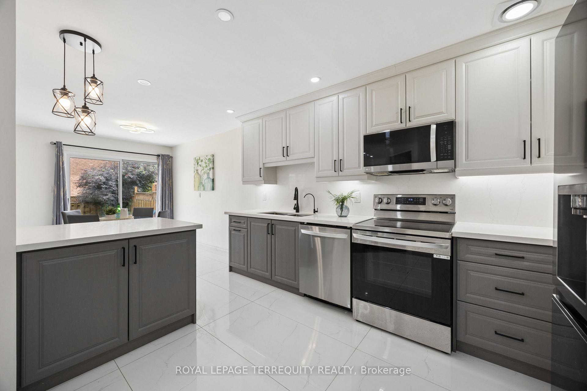 Photo 15 of 7339 Black Walnut Trail, Mississauga, Lisgar — HOMEH