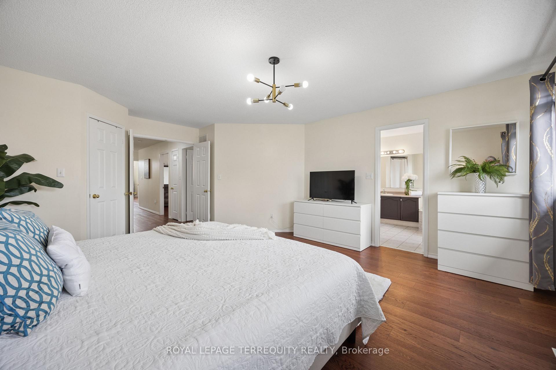 Photo 25 of 7339 Black Walnut Trail, Mississauga, Lisgar — HOMEH