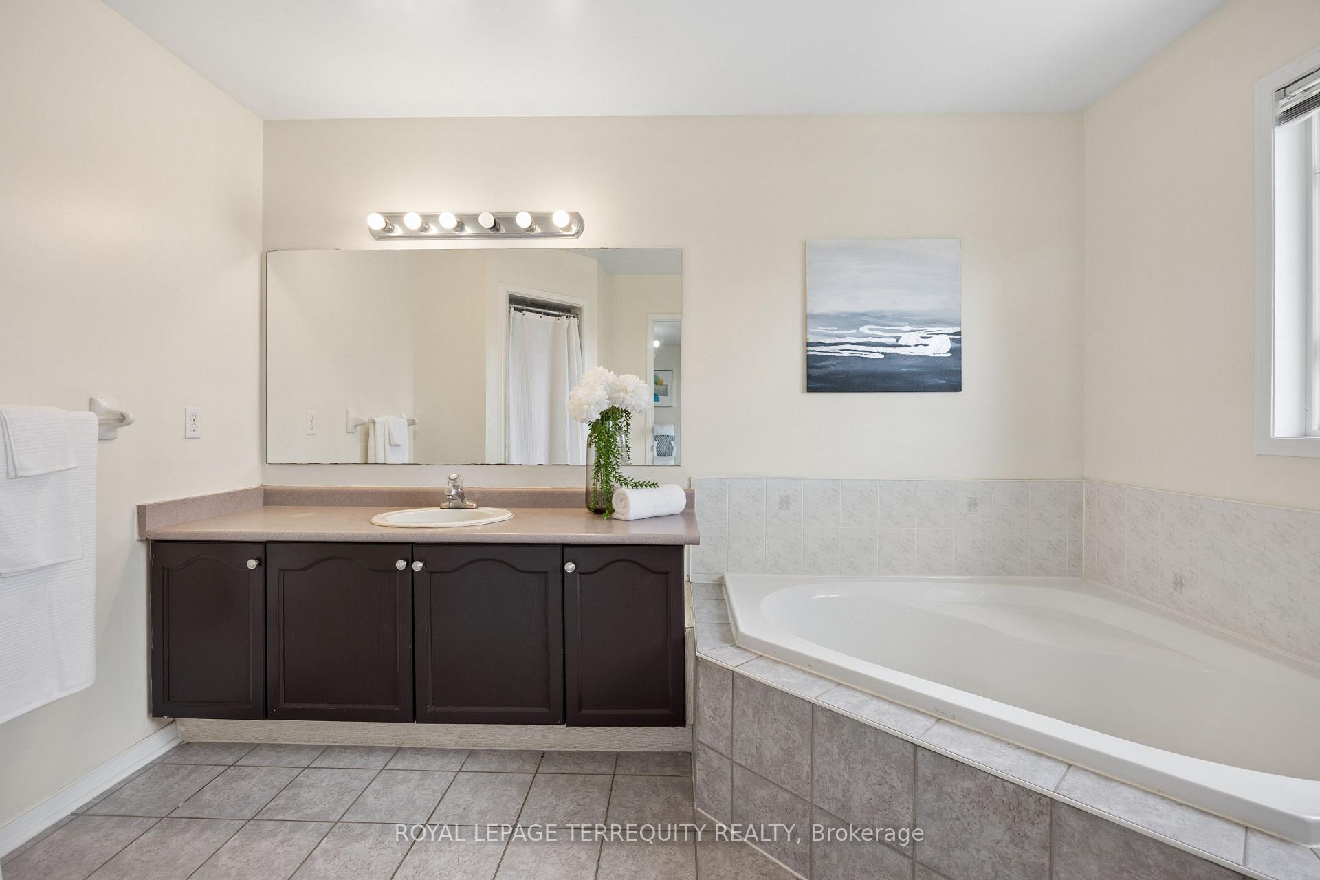 Photo 26 of 7339 Black Walnut Trail, Mississauga, Lisgar — HOMEH