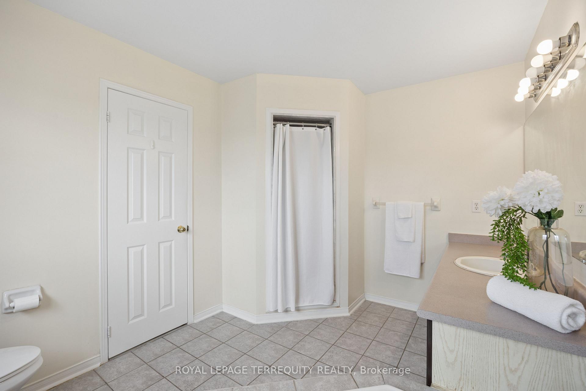 Photo 27 of 7339 Black Walnut Trail, Mississauga, Lisgar — HOMEH