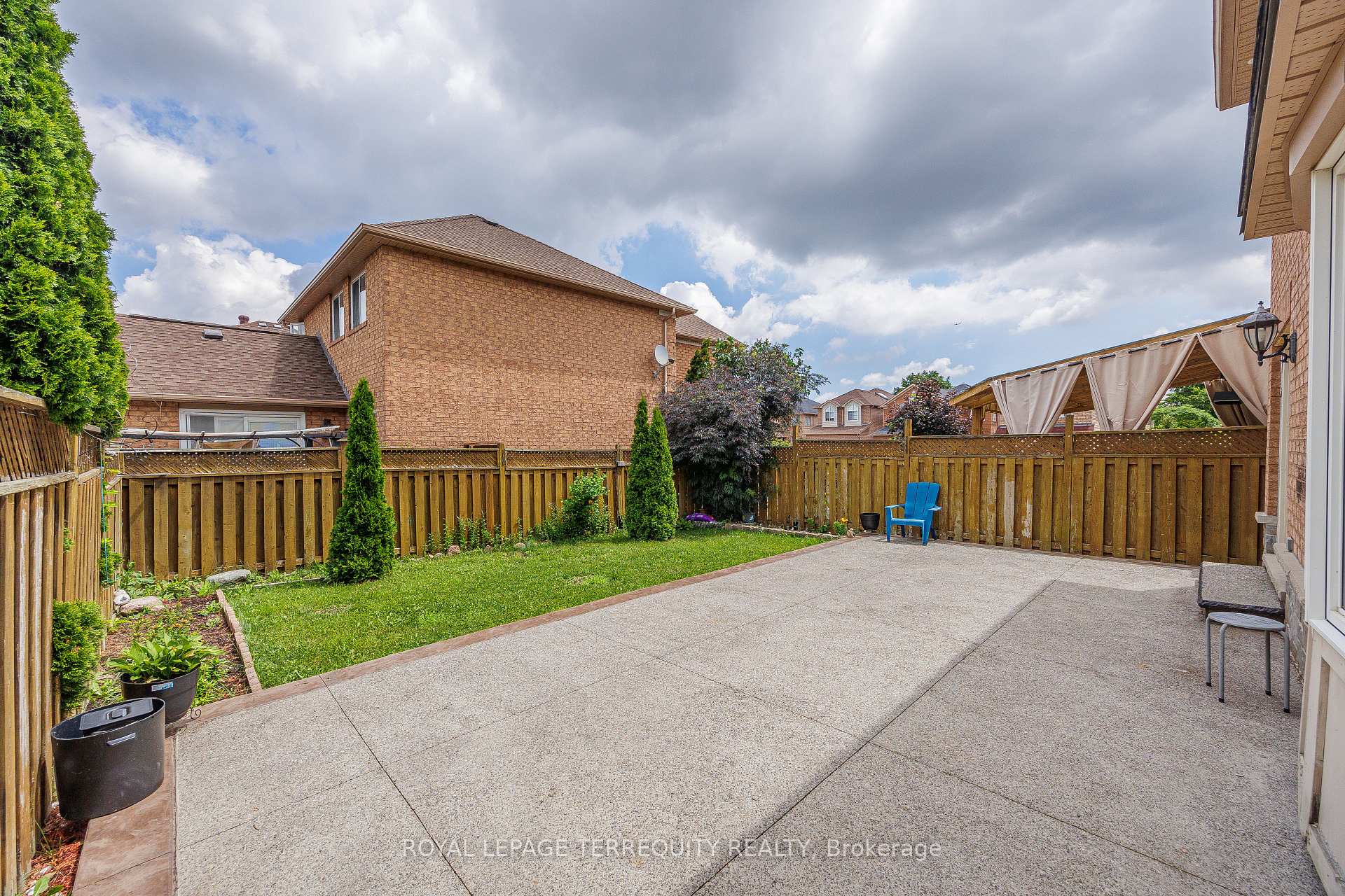 Photo 32 of 7339 Black Walnut Trail, Mississauga, Lisgar — HOMEH