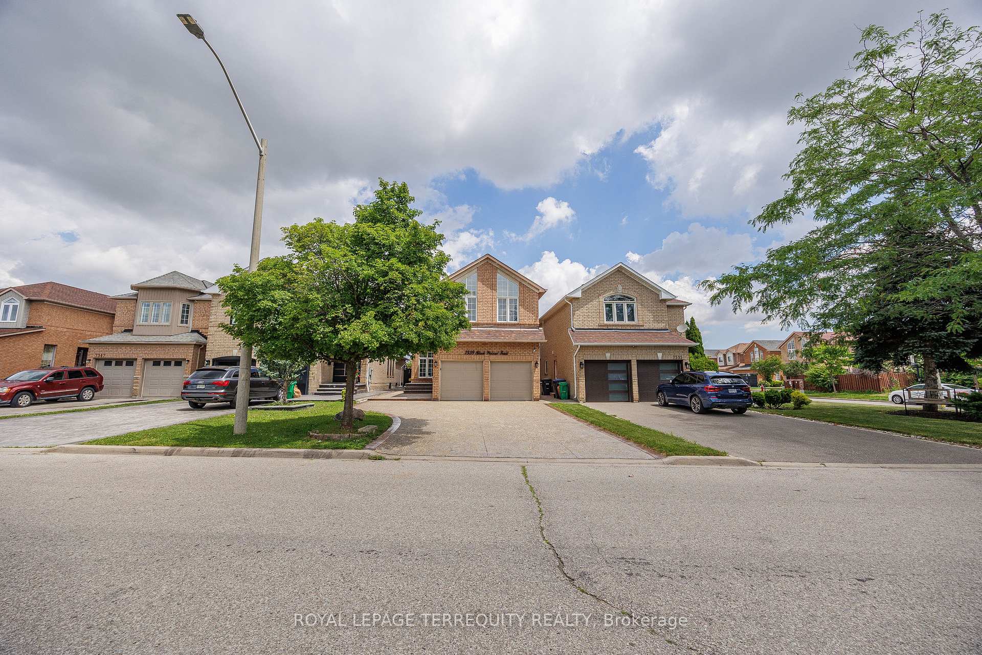 Photo 38 of 7339 Black Walnut Trail, Mississauga, Lisgar — HOMEH