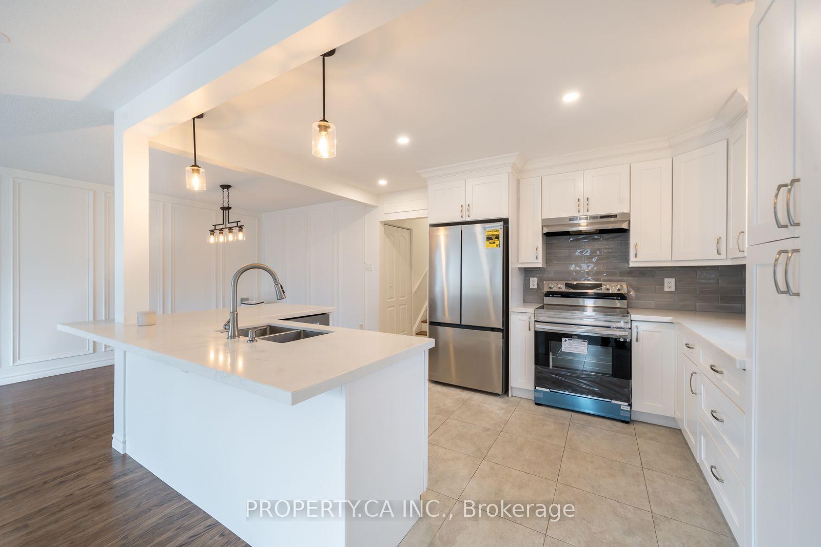 Photo 4 of 24 Thorncrest Road, Barrie, Allandale Heights — HOMEH