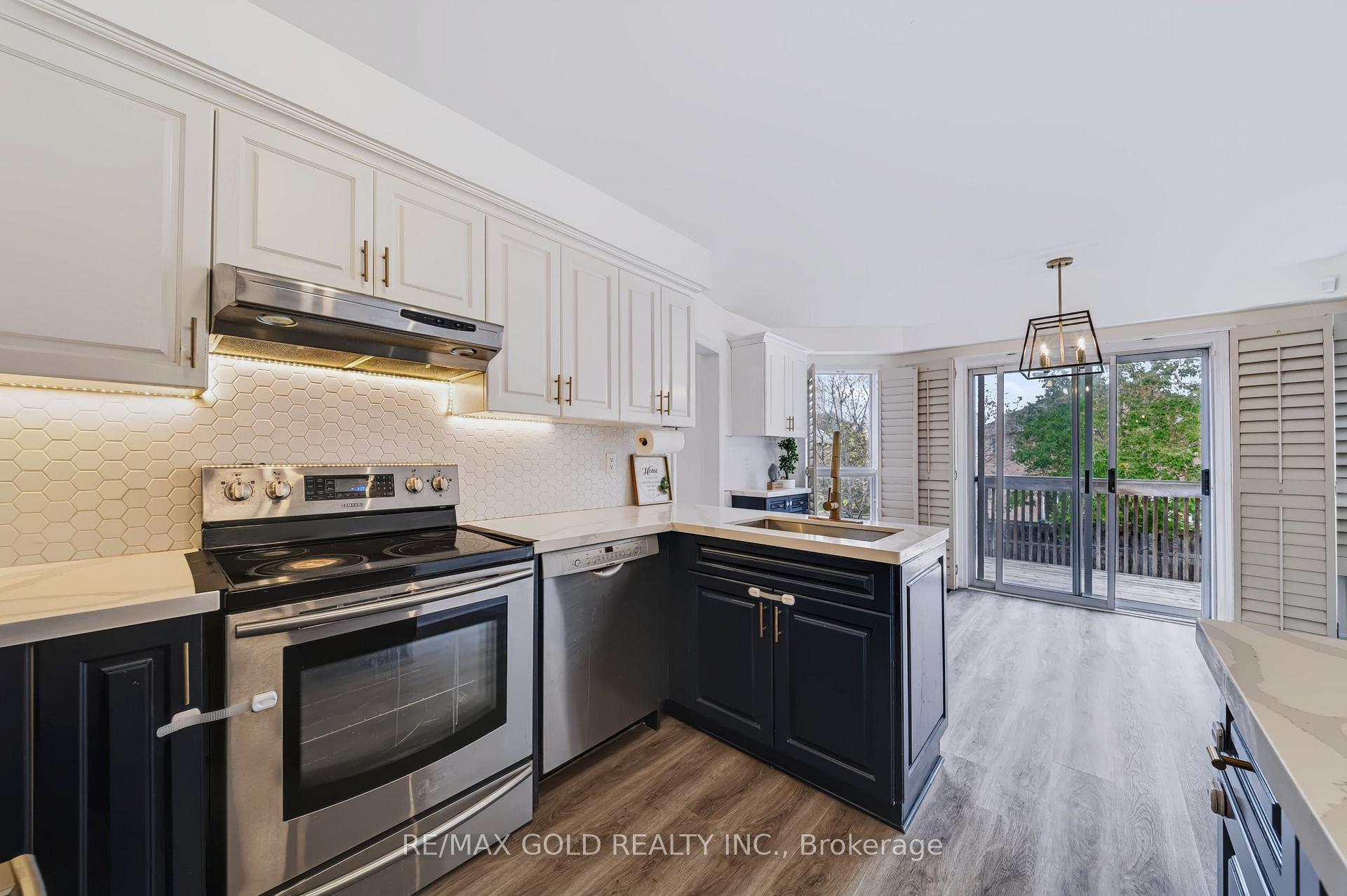 Photo 13 of 43 Golden Meadow Road, Barrie, Bayshore — HOMEH