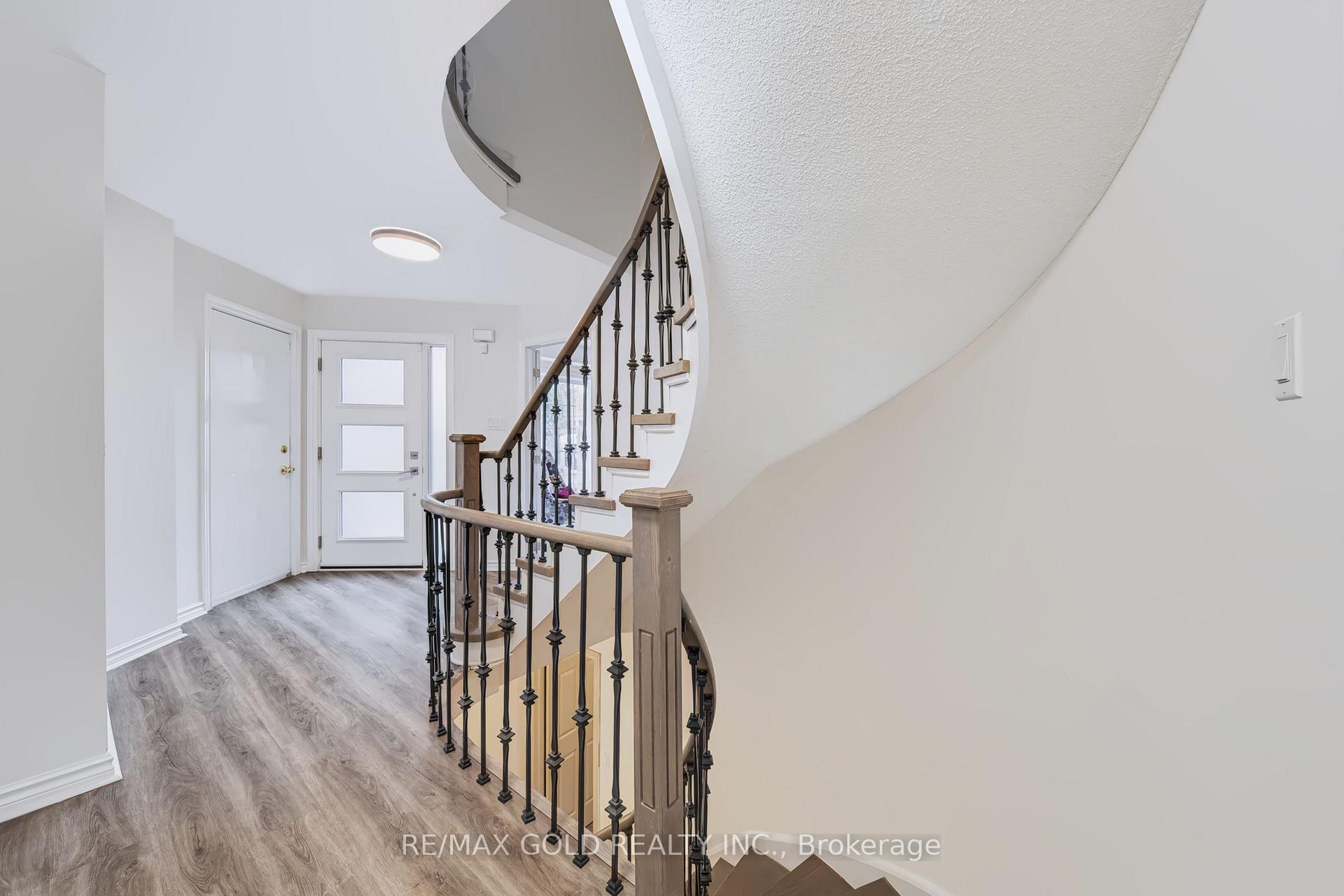 Photo 19 of 43 Golden Meadow Road, Barrie, Bayshore — HOMEH