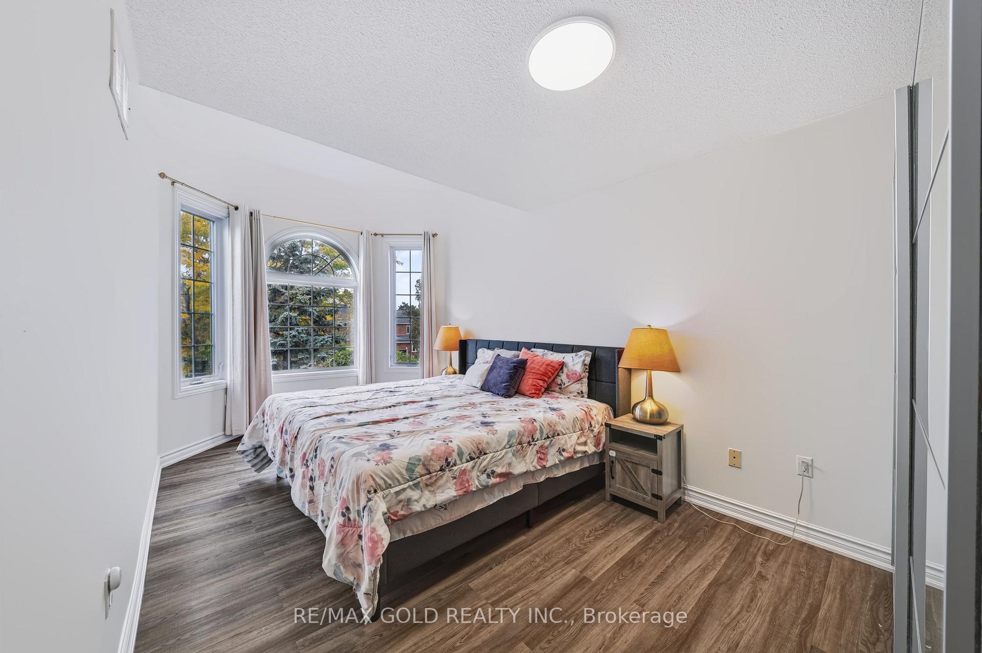 Photo 23 of 43 Golden Meadow Road, Barrie, Bayshore — HOMEH