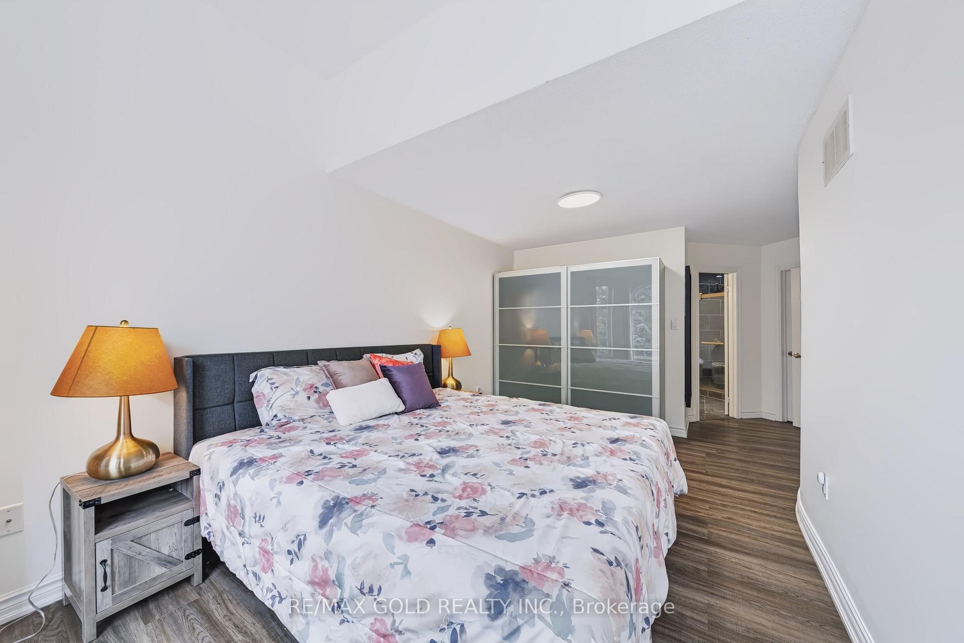 Photo 24 of 43 Golden Meadow Road, Barrie, Bayshore — HOMEH