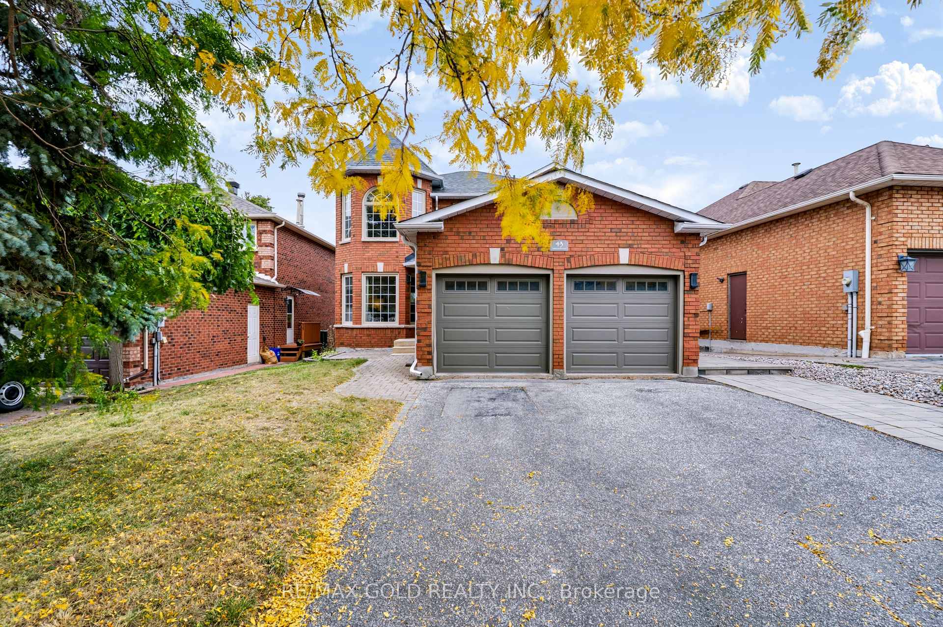 Photo 4 of 43 Golden Meadow Road, Barrie, Bayshore — HOMEH