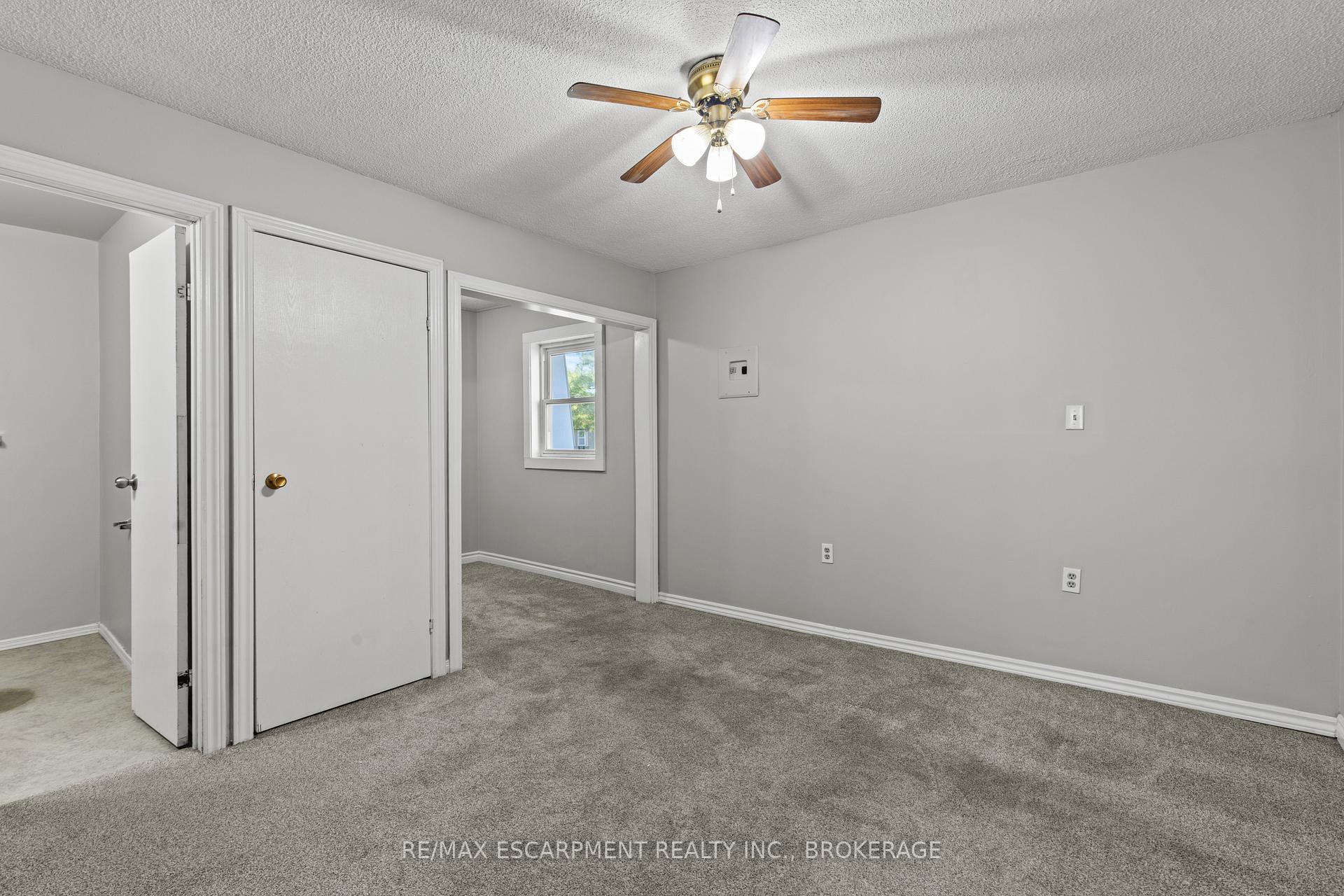Photo 10 of Unit Upper, 15 Mccormick Street, Welland, Prince Charles — HOMEH