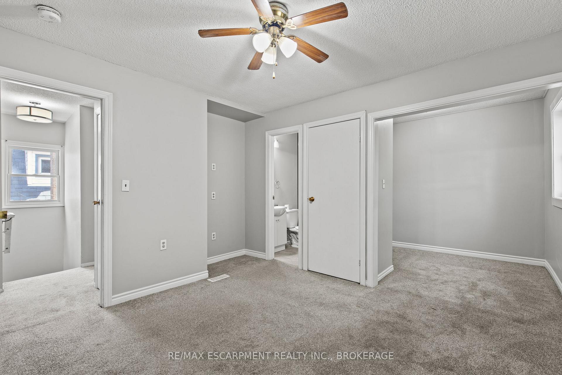 Photo 11 of Unit Upper, 15 Mccormick Street, Welland, Prince Charles — HOMEH