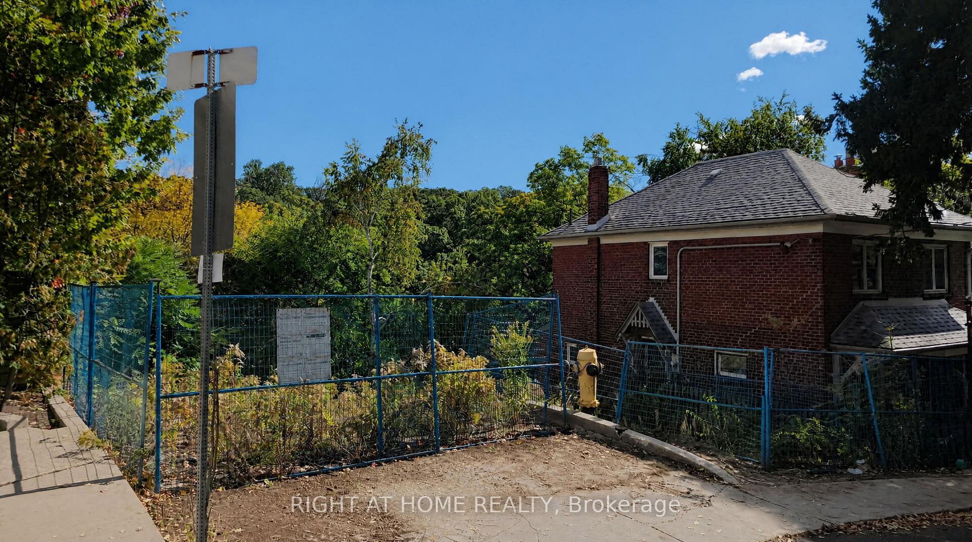 Photo 6 of 379 Ellis Park Road, Toronto, High Park-Swansea — HOMEH