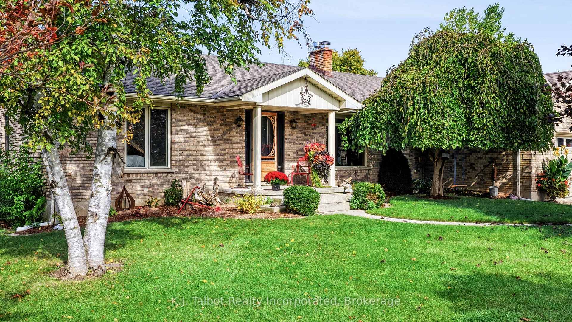 Photo of 33786 Crystal Springs Road, R. R. #1