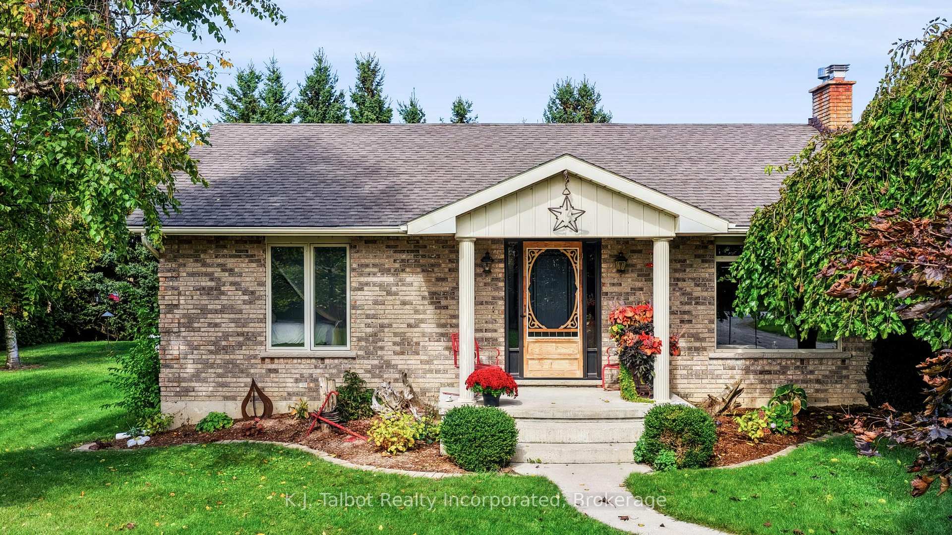 Photo 2 of 33786 Crystal Springs Road, R. R. #1, Bluewater, Bayfield — HOMEH