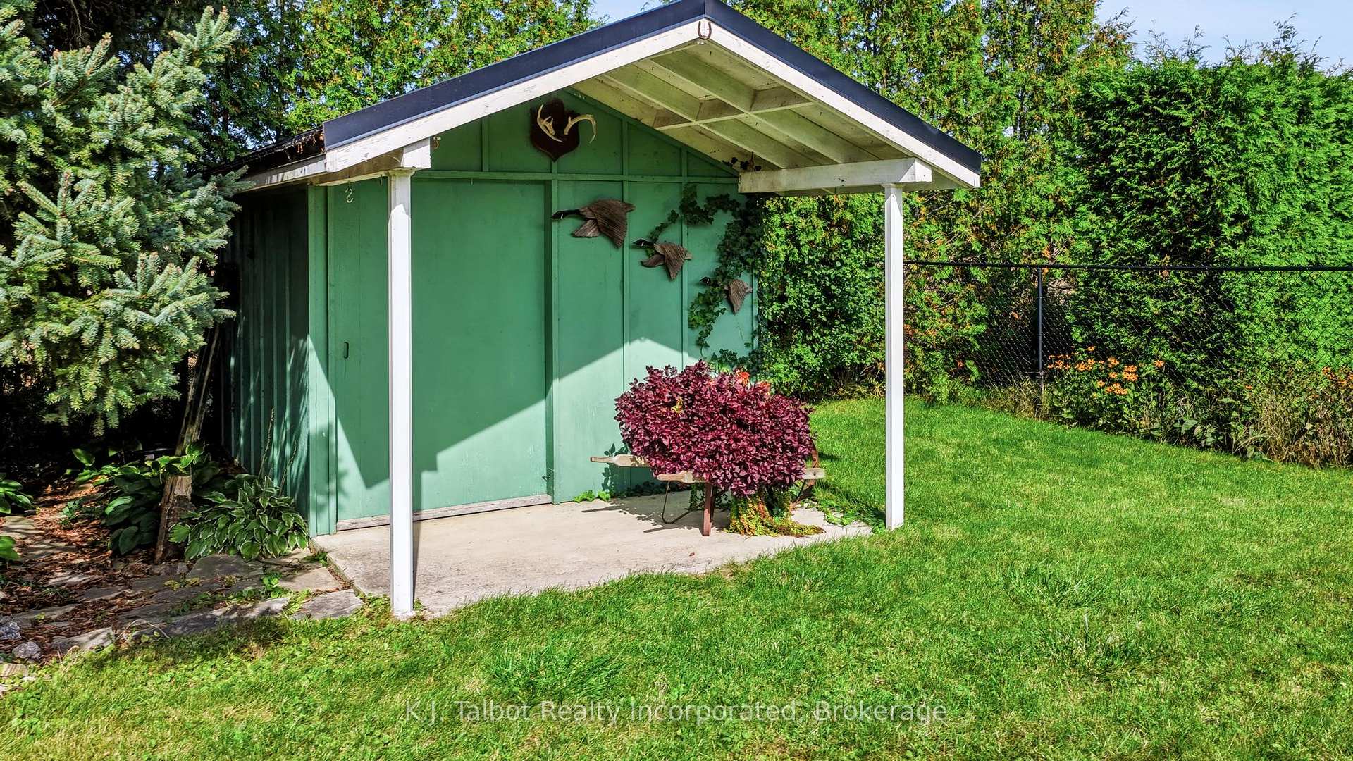 Photo 9 of 33786 Crystal Springs Road, R. R. #1, Bluewater, Bayfield — HOMEH