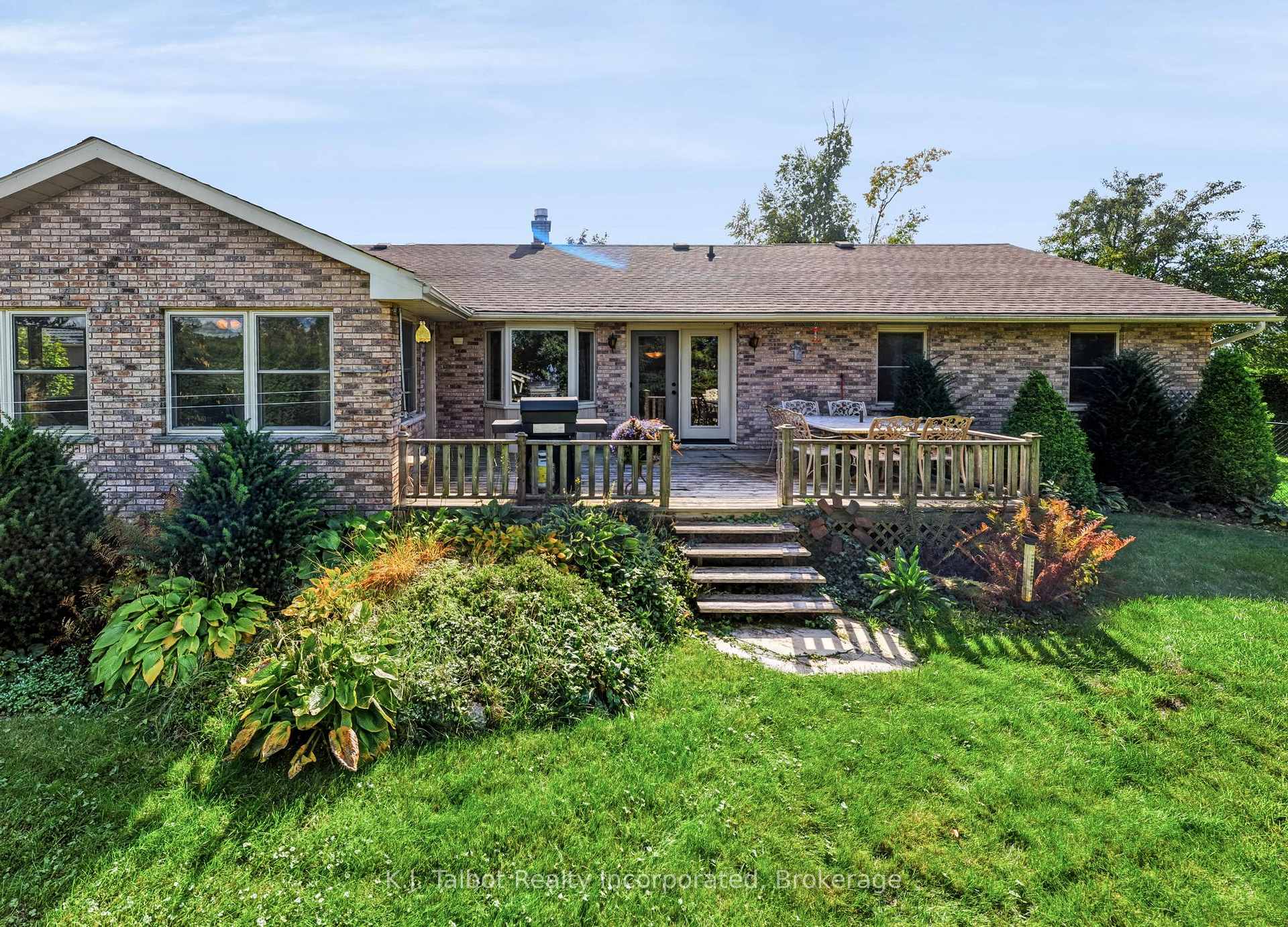 Photo 11 of 33786 Crystal Springs Road, R. R. #1, Bluewater, Bayfield — HOMEH