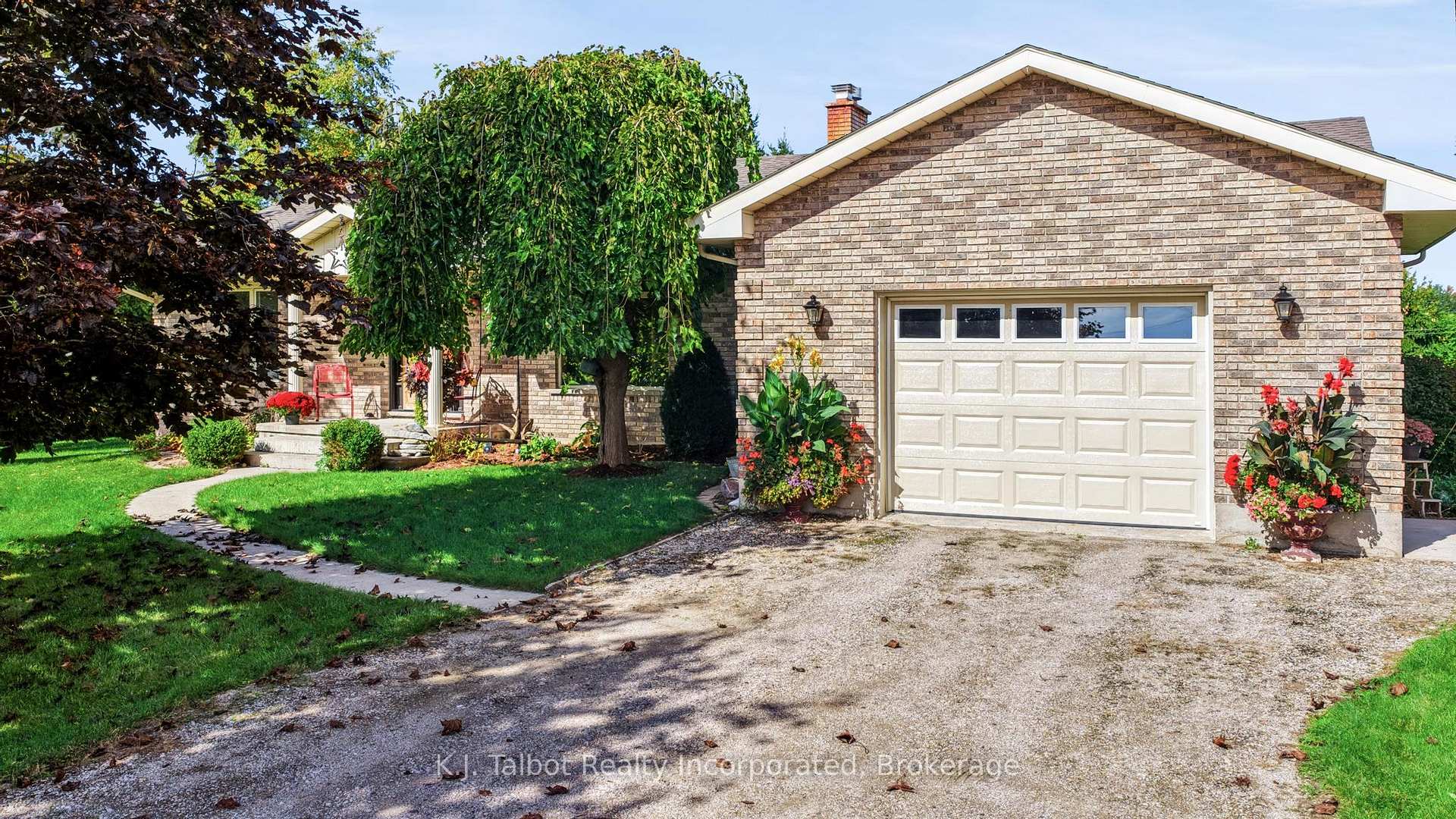 Photo 14 of 33786 Crystal Springs Road, R. R. #1, Bluewater, Bayfield — HOMEH