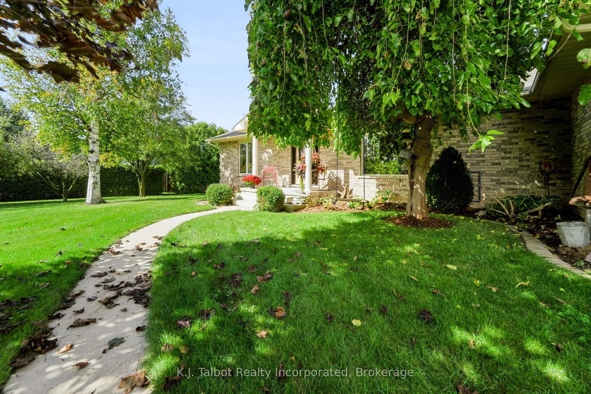 Photo 16 of 33786 Crystal Springs Road, R. R. #1, Bluewater, Bayfield — HOMEH
