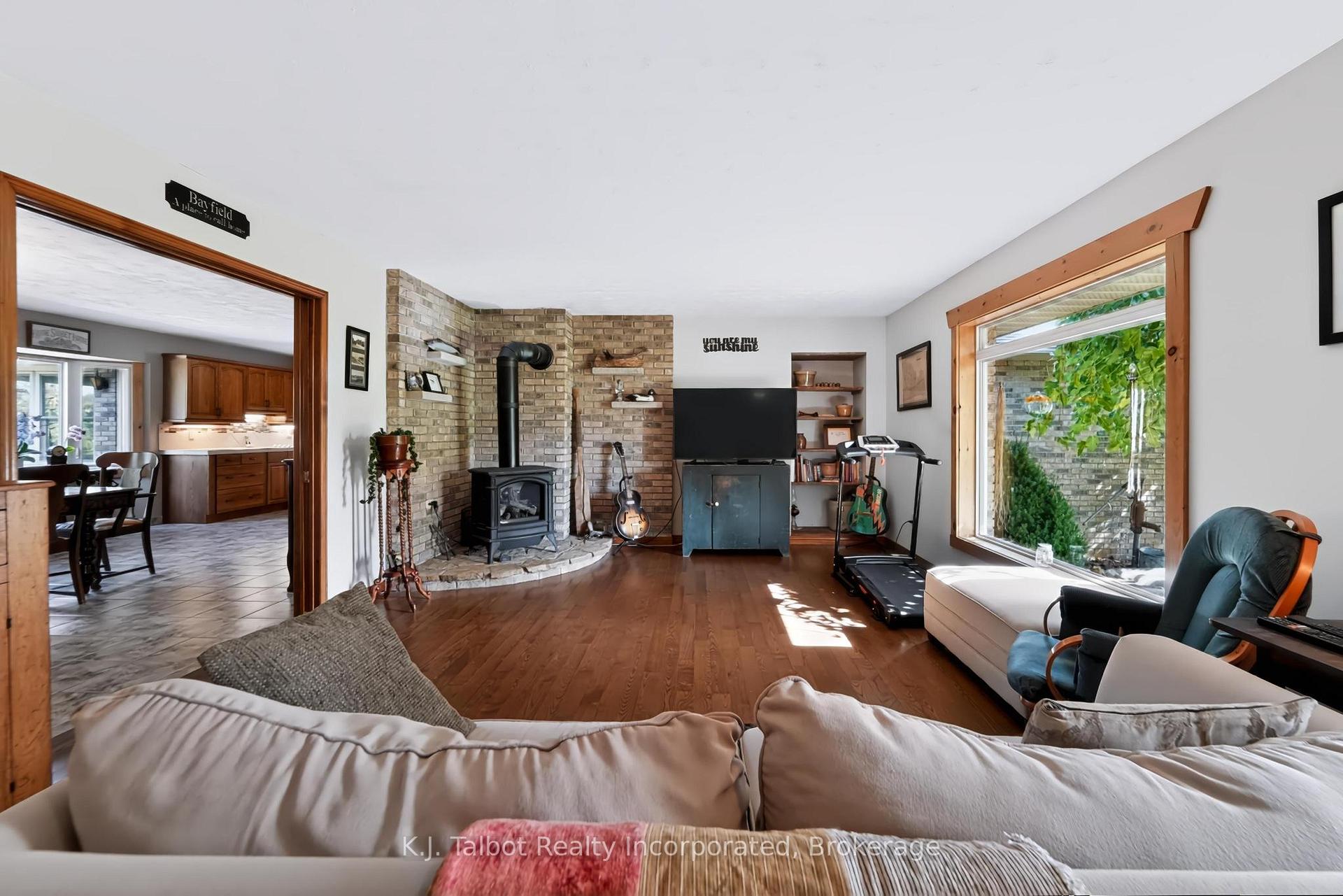 Photo 18 of 33786 Crystal Springs Road, R. R. #1, Bluewater, Bayfield — HOMEH
