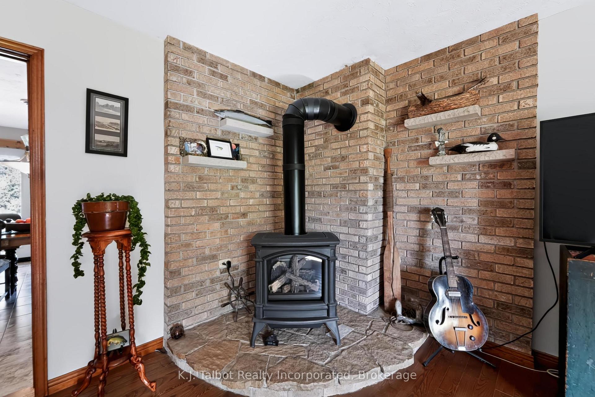 Photo 20 of 33786 Crystal Springs Road, R. R. #1, Bluewater, Bayfield — HOMEH