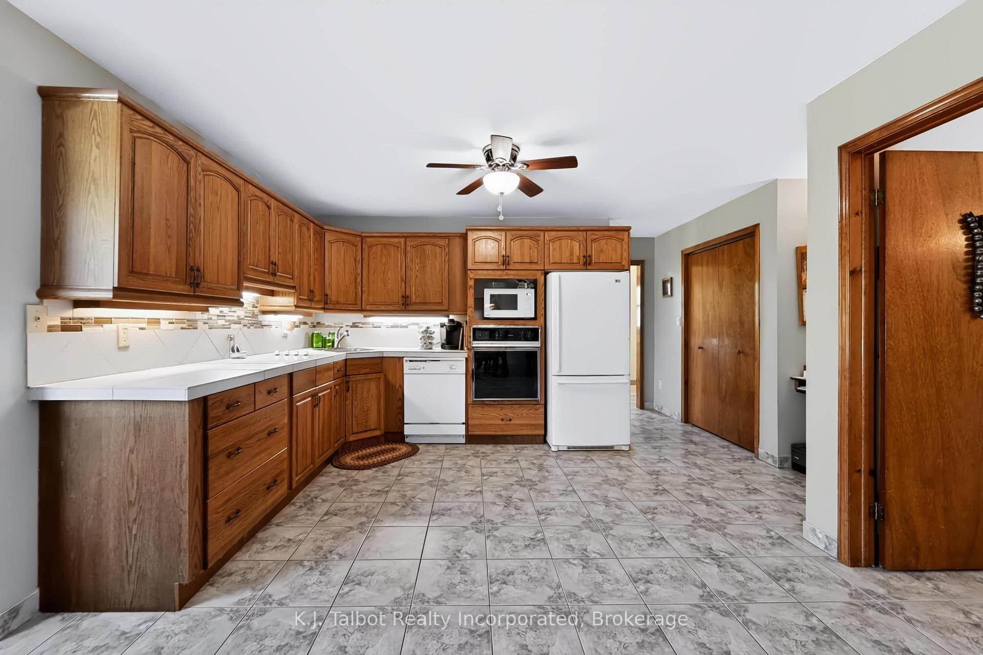 Photo 24 of 33786 Crystal Springs Road, R. R. #1, Bluewater, Bayfield — HOMEH