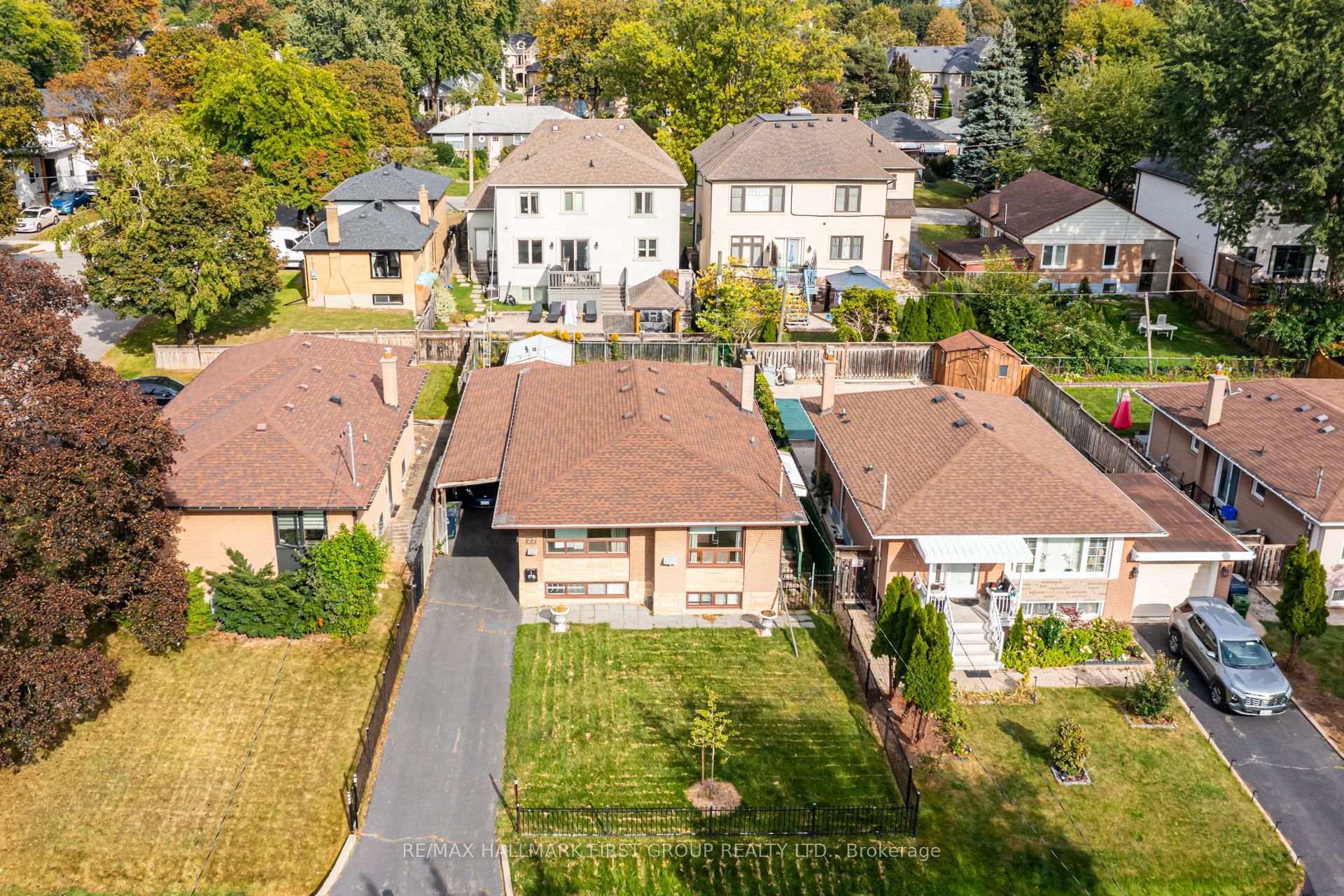 Photo 3 of 27 Nipissing Drive, Etobicoke, Islington-City Centre West — HOMEH