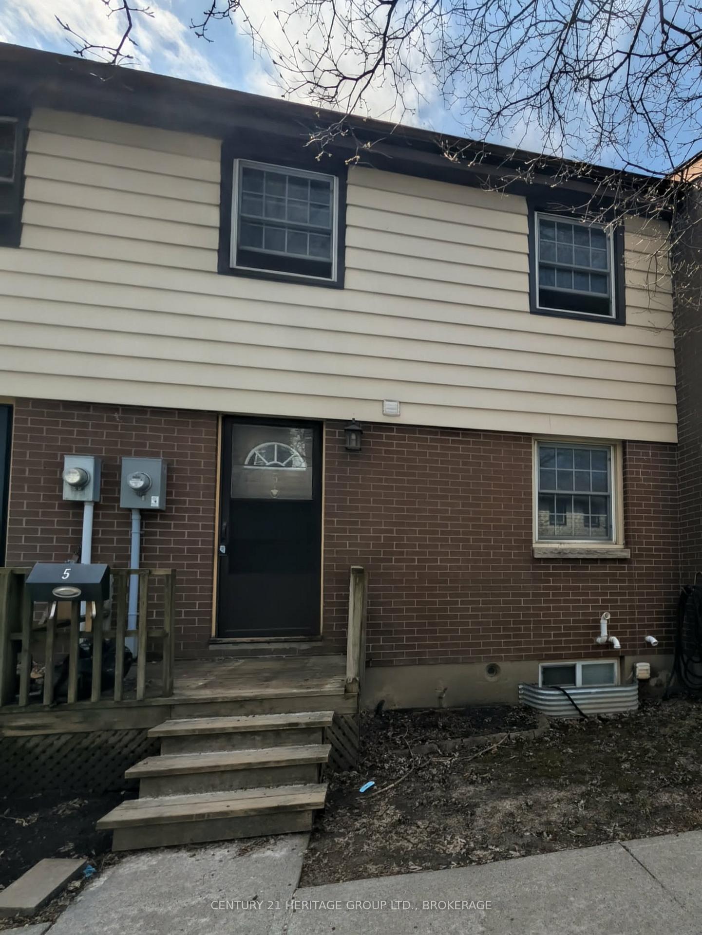 Photo 2 of Unit 5, 136 Notch Hill Road, Kingston, Central City West — HOMEH