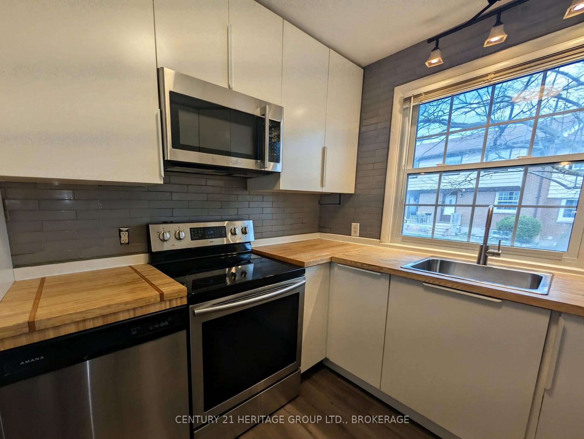 Photo 6 of Unit 5, 136 Notch Hill Road, Kingston, Central City West — HOMEH