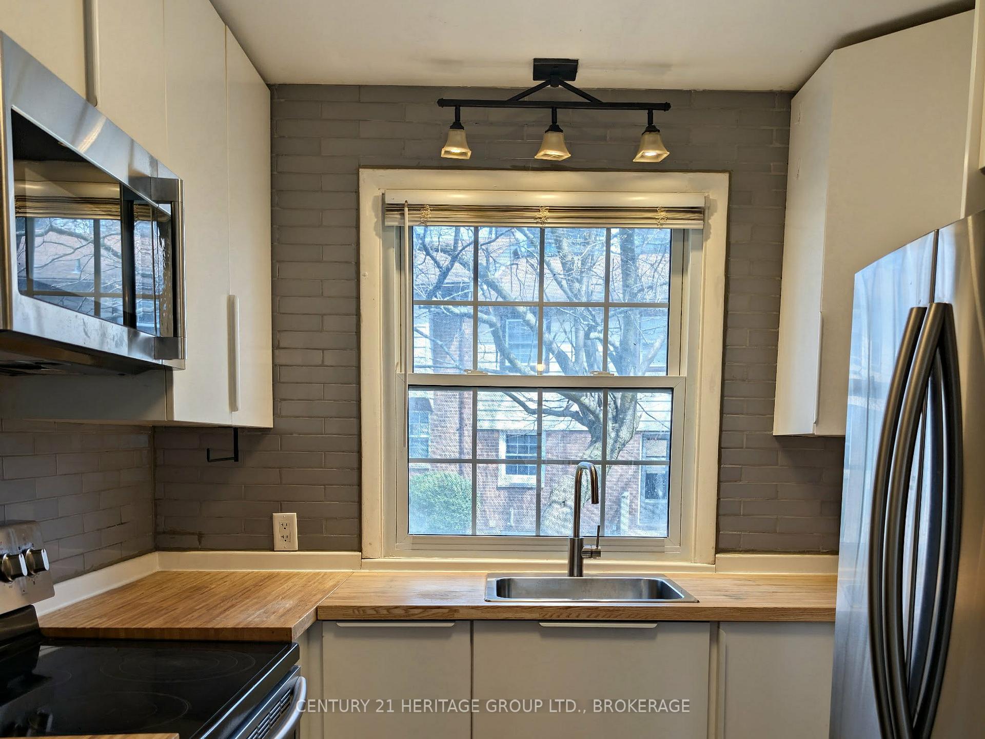 Photo 8 of Unit 5, 136 Notch Hill Road, Kingston, Central City West — HOMEH