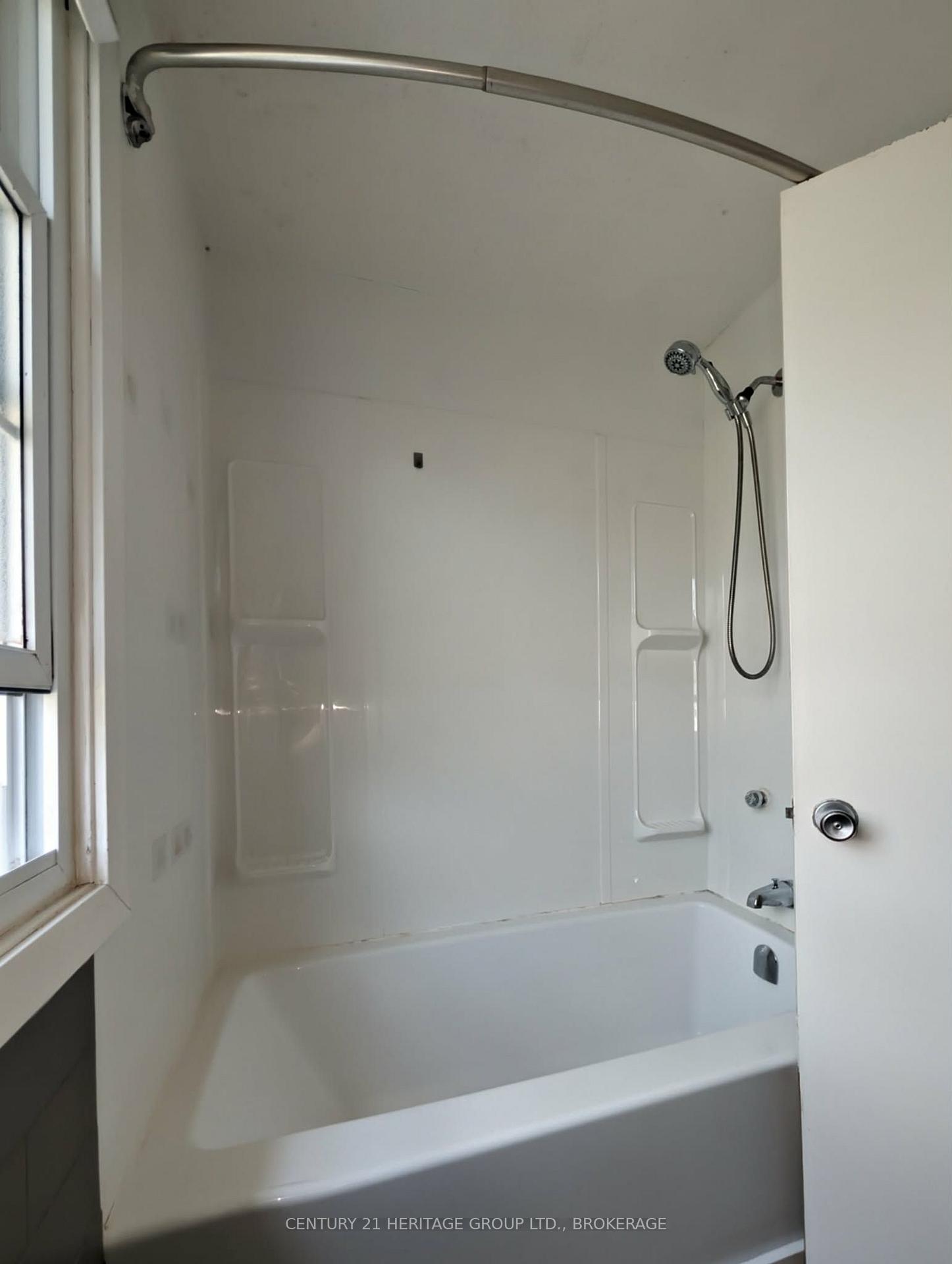 Photo 15 of Unit 5, 136 Notch Hill Road, Kingston, Central City West — HOMEH