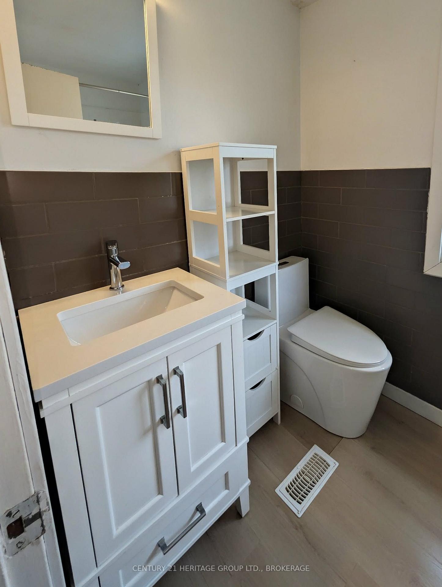 Photo 16 of Unit 5, 136 Notch Hill Road, Kingston, Central City West — HOMEH