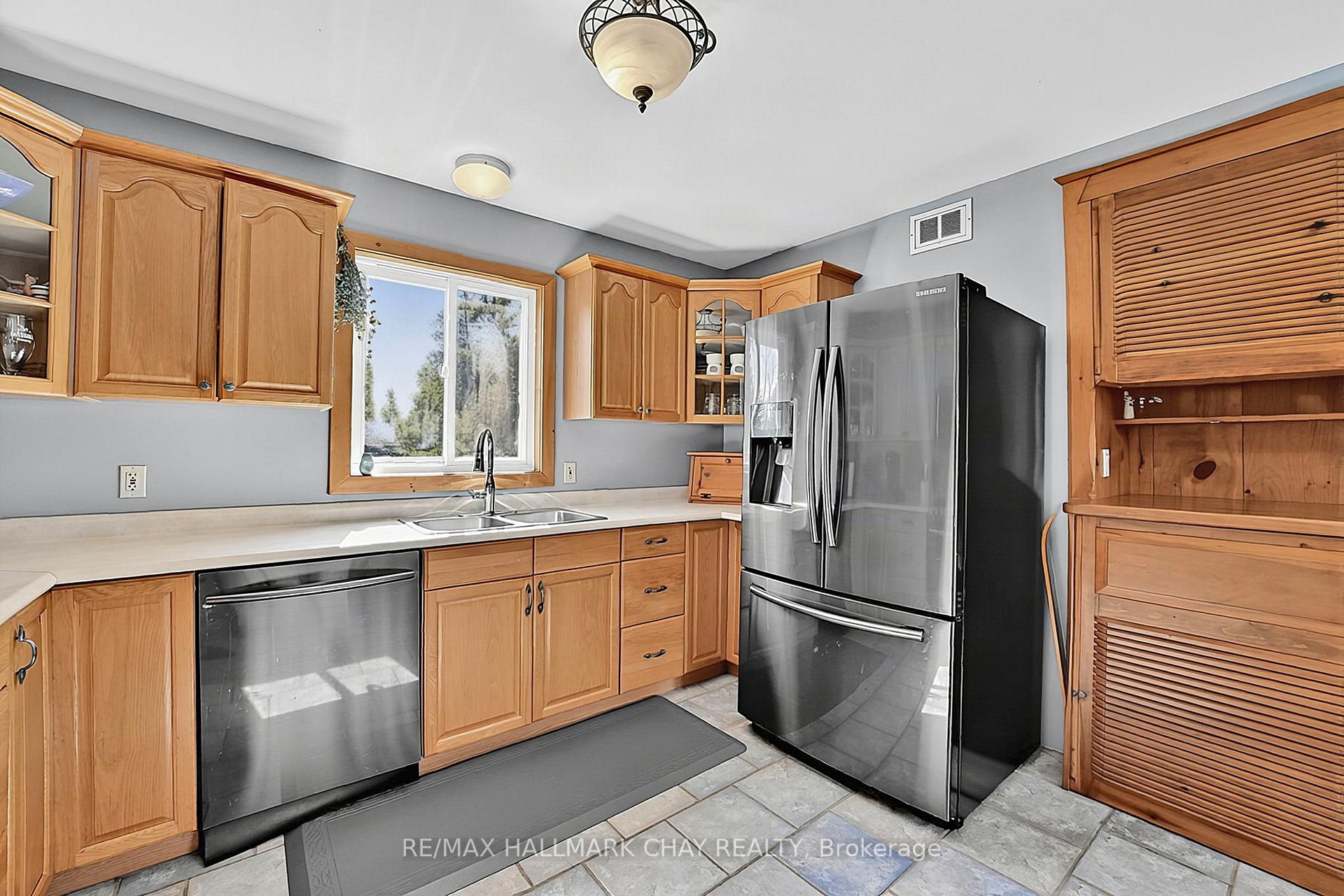 Photo 24 of 466 Beaumont Drive, Bracebridge, Muskoka (N) — HOMEH
