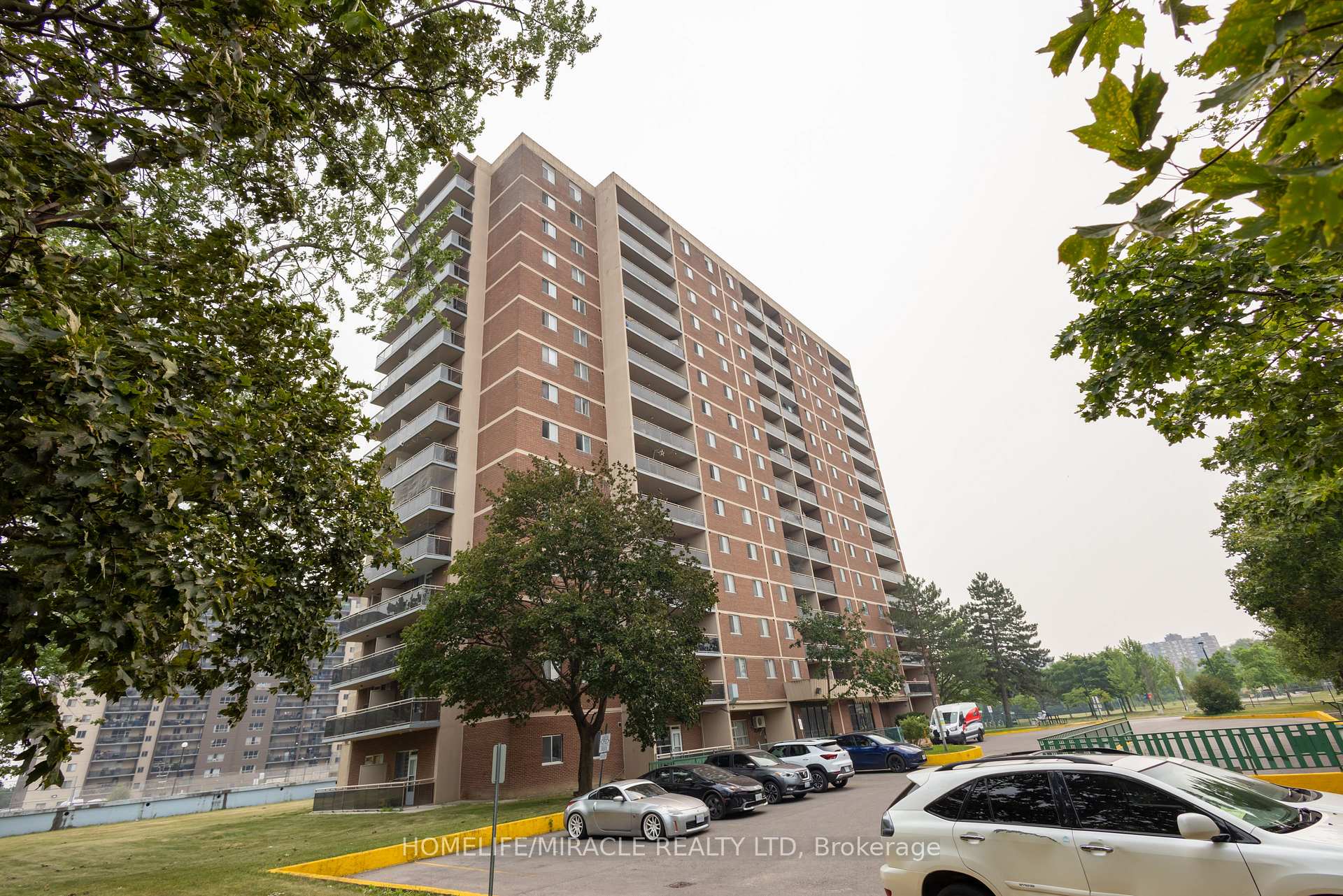 Photo 3 of Unit 1007, 49 Silverstone Drive, Etobicoke, Mount Olive-Silverstone-Jamestown — HOMEH