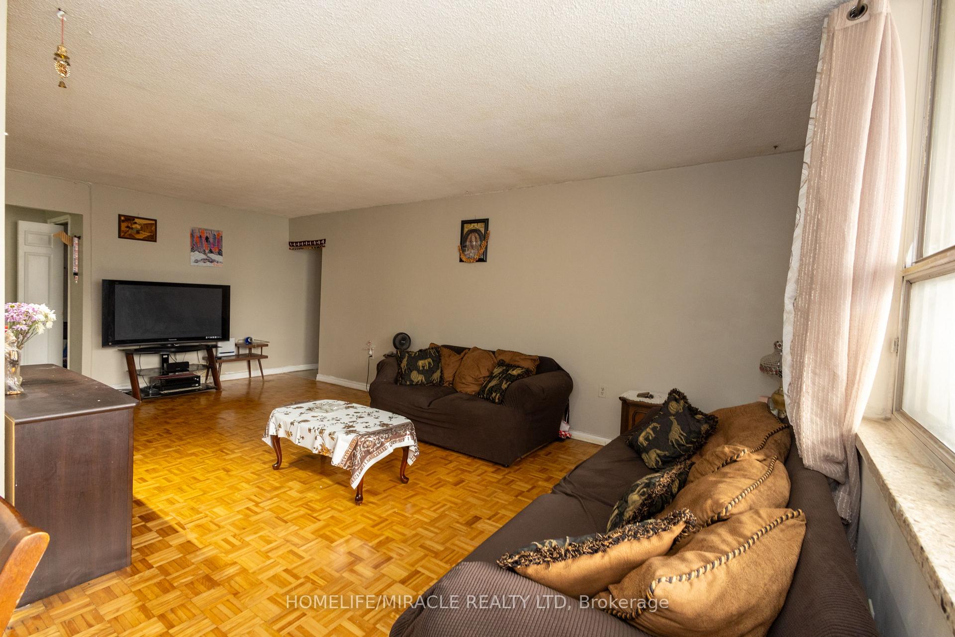 Photo 20 of Unit 1007, 49 Silverstone Drive, Etobicoke, Mount Olive-Silverstone-Jamestown — HOMEH