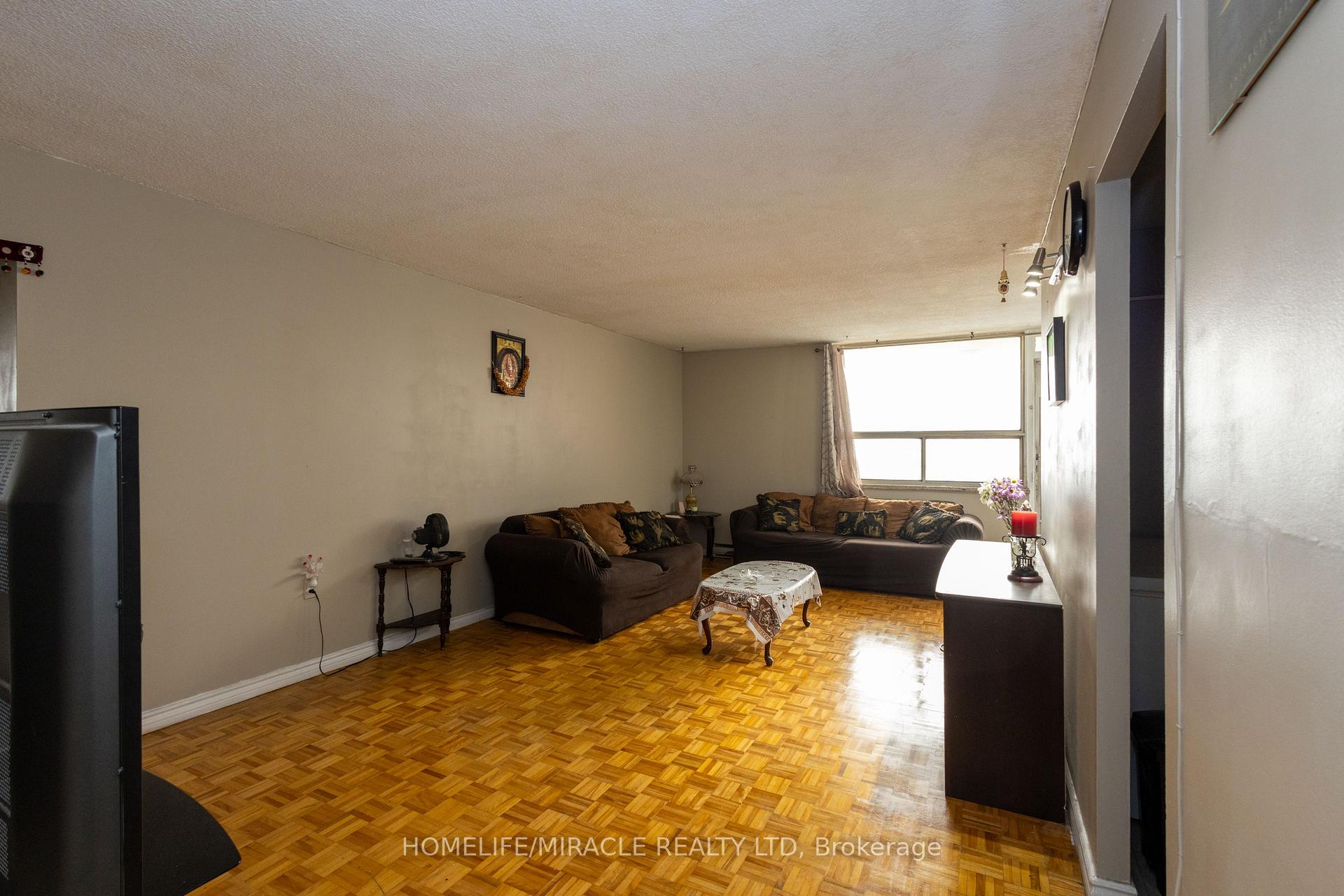 Photo 21 of Unit 1007, 49 Silverstone Drive, Etobicoke, Mount Olive-Silverstone-Jamestown — HOMEH