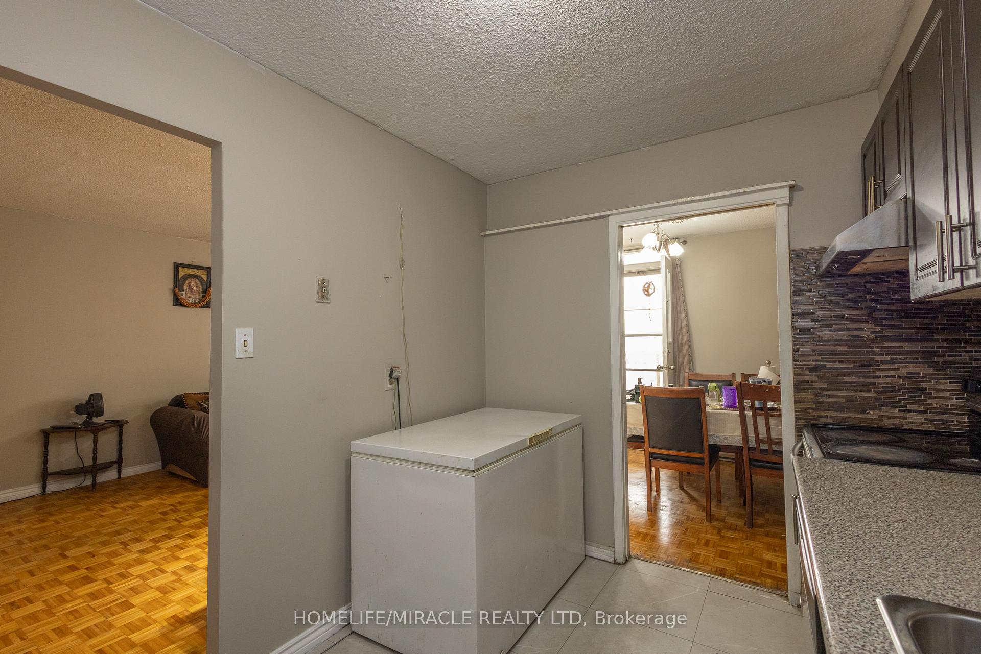 Photo 23 of Unit 1007, 49 Silverstone Drive, Etobicoke, Mount Olive-Silverstone-Jamestown — HOMEH