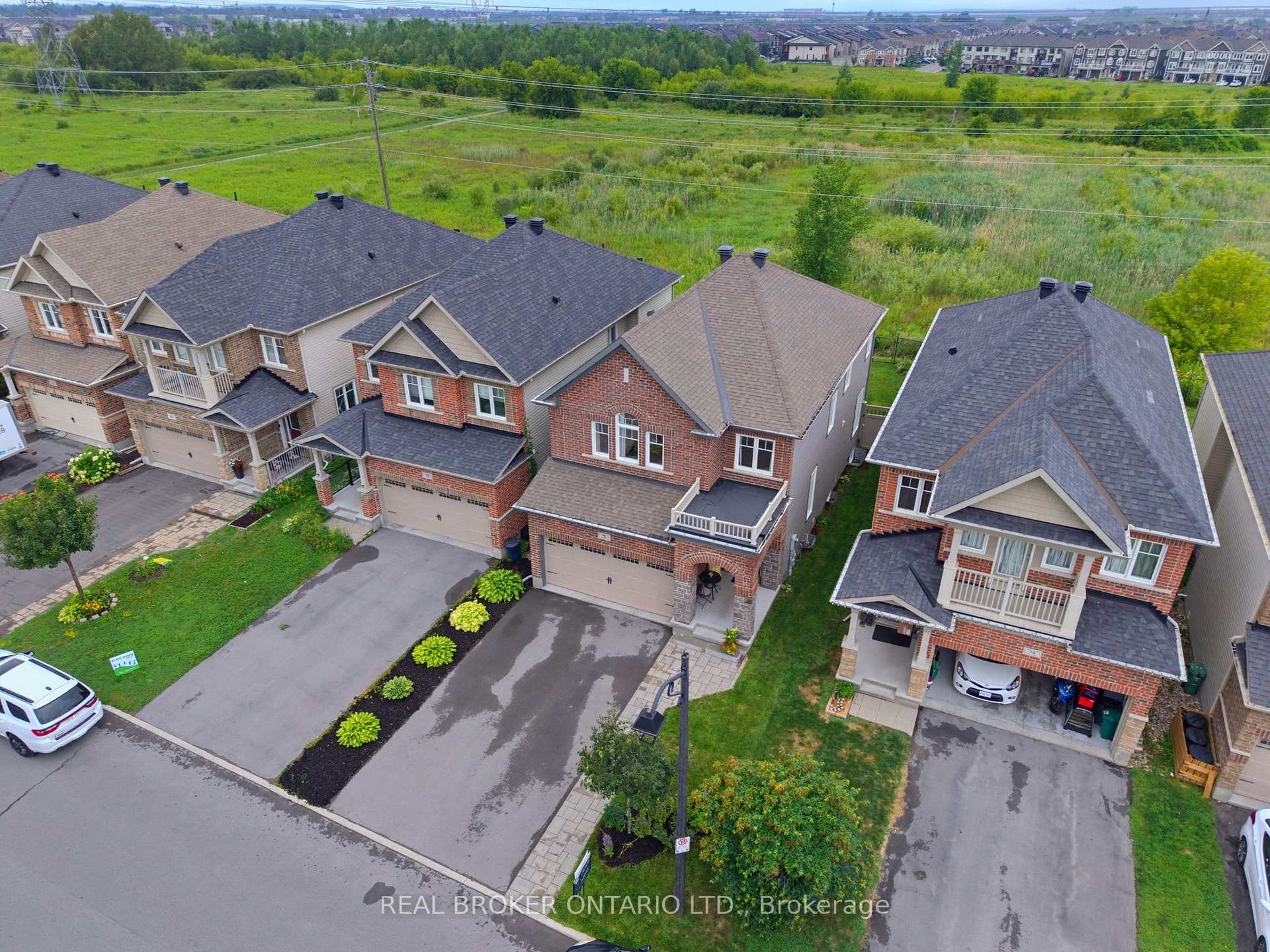 Photo 2 of 76 Tapadero Avenue, Ottawa, Kanata - Emerald Meadows/Trailwest — HOMEH