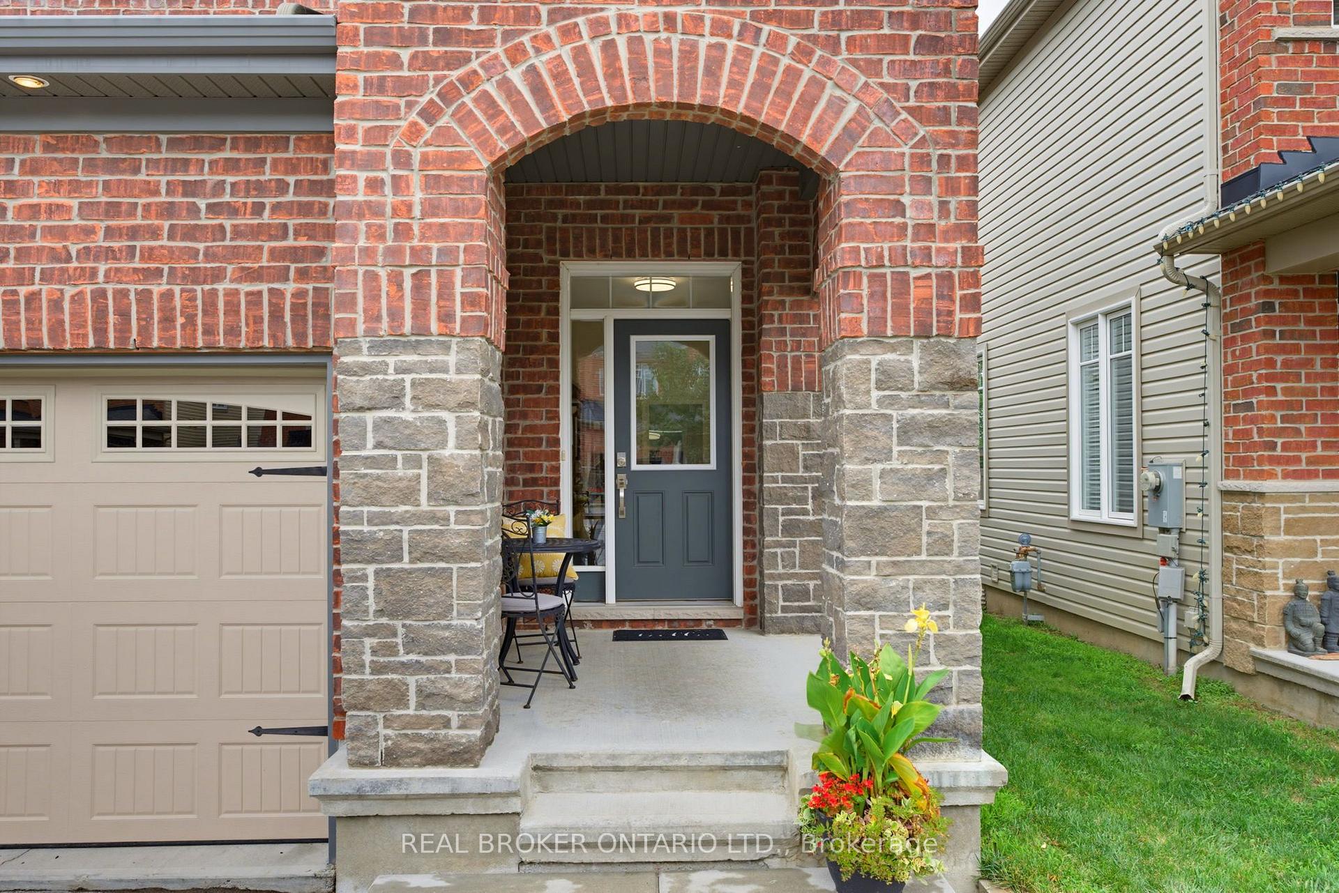 Photo 4 of 76 Tapadero Avenue, Ottawa, Kanata - Emerald Meadows/Trailwest — HOMEH