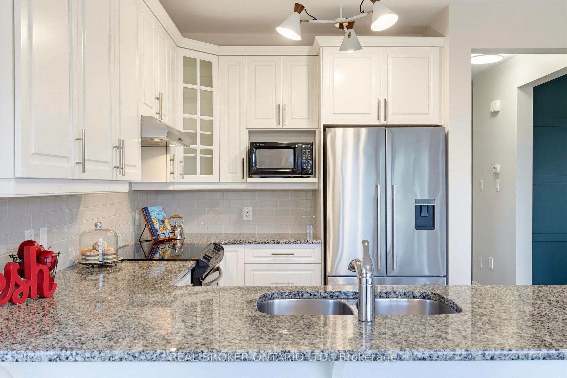 Photo 16 of 76 Tapadero Avenue, Ottawa, Kanata - Emerald Meadows/Trailwest — HOMEH
