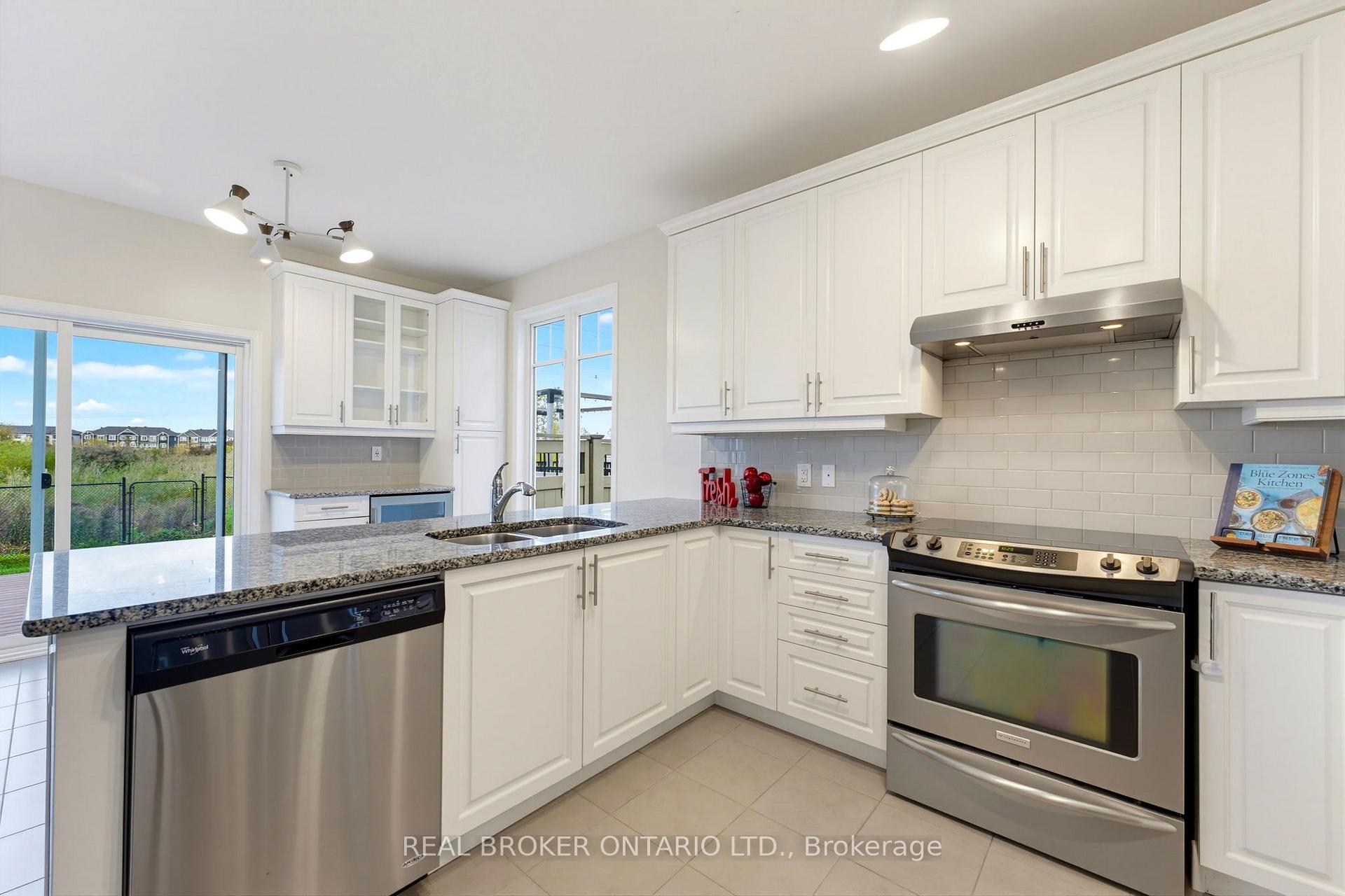 Photo 17 of 76 Tapadero Avenue, Ottawa, Kanata - Emerald Meadows/Trailwest — HOMEH