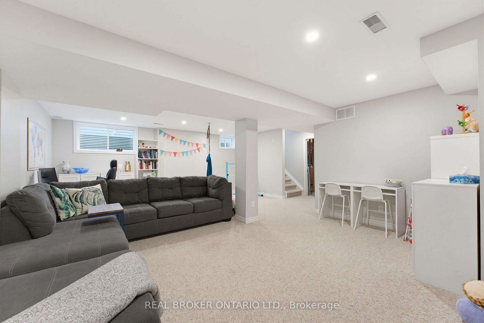Photo 27 of 76 Tapadero Avenue, Ottawa, Kanata - Emerald Meadows/Trailwest — HOMEH