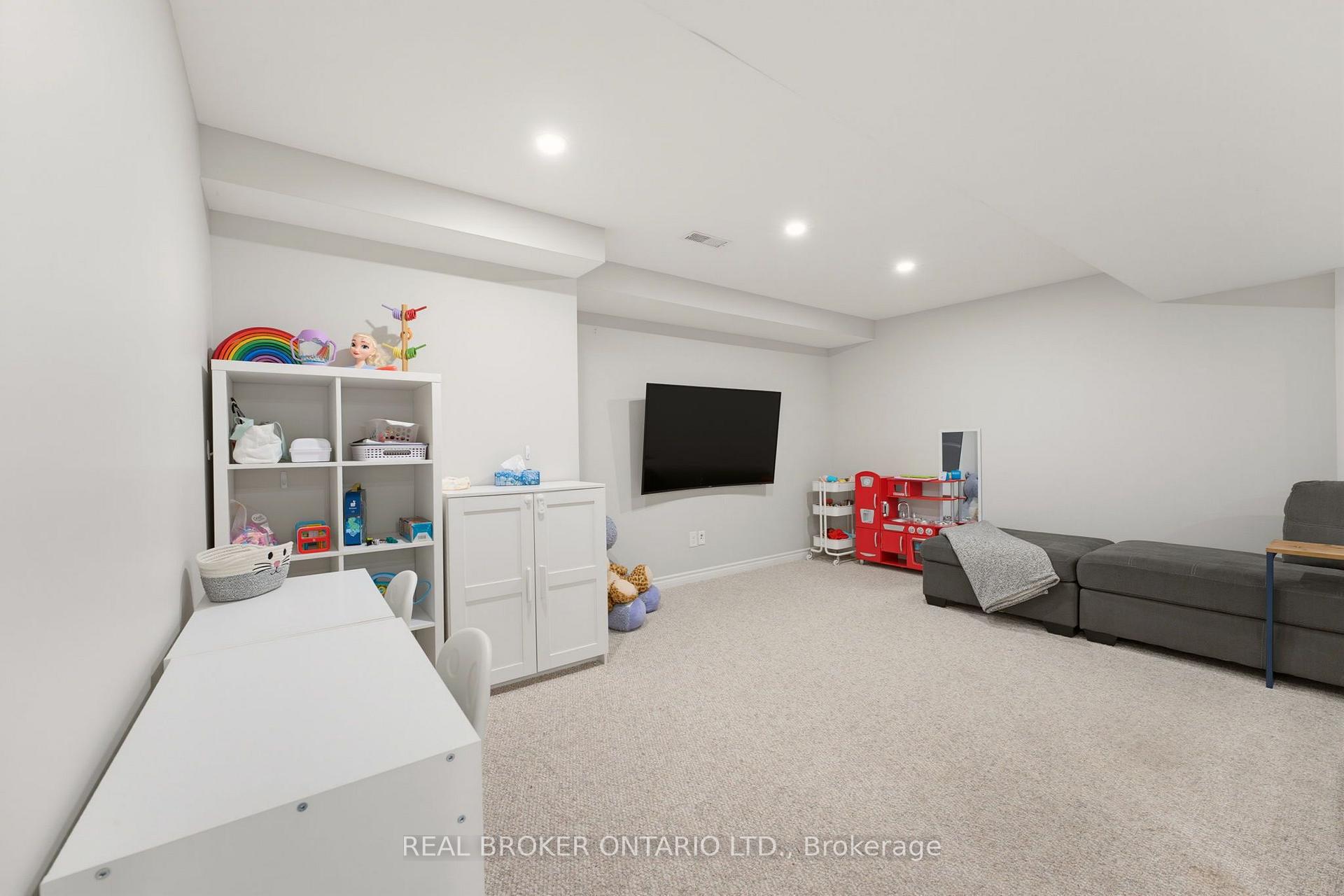 Photo 28 of 76 Tapadero Avenue, Ottawa, Kanata - Emerald Meadows/Trailwest — HOMEH