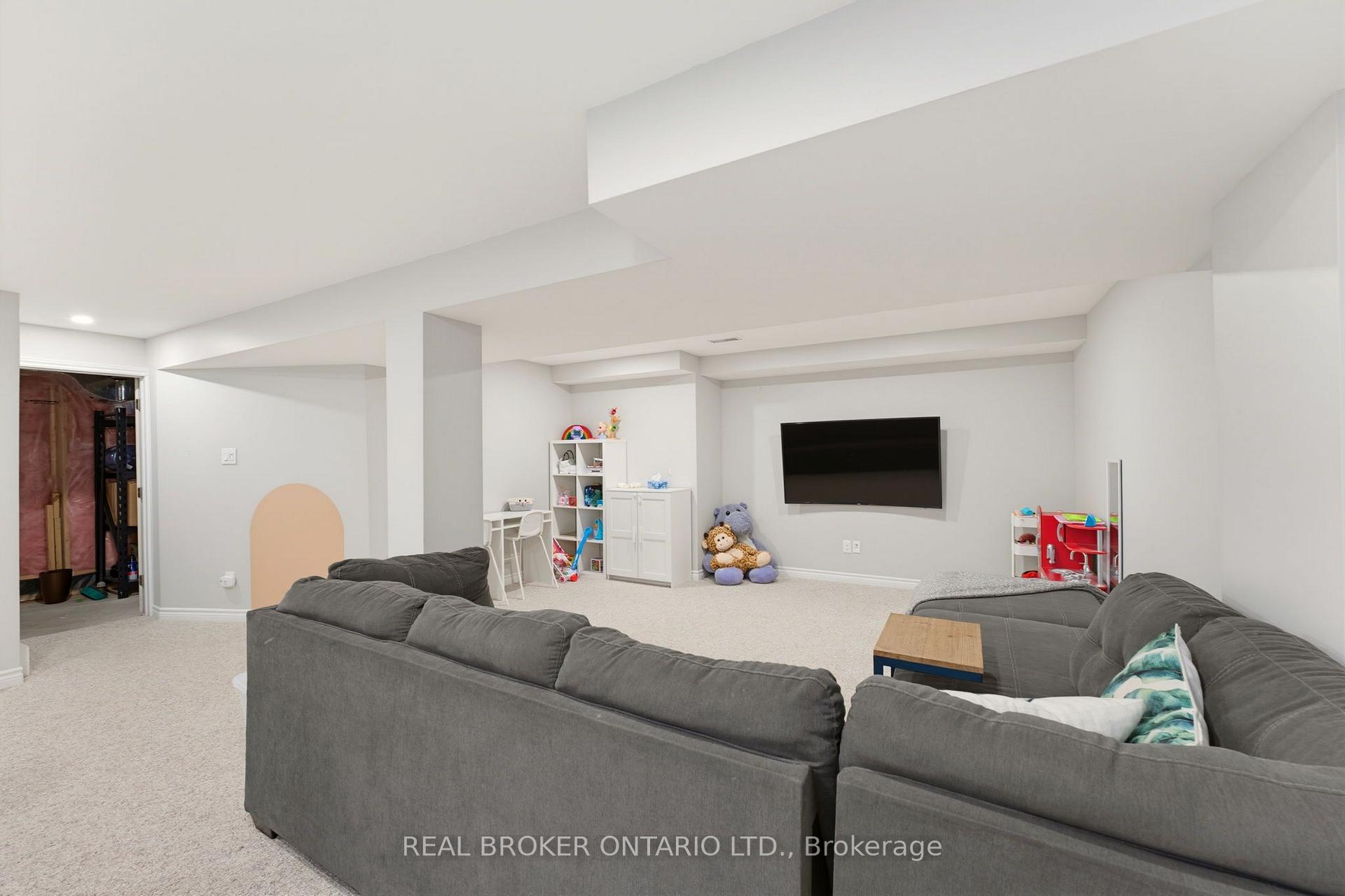 Photo 29 of 76 Tapadero Avenue, Ottawa, Kanata - Emerald Meadows/Trailwest — HOMEH