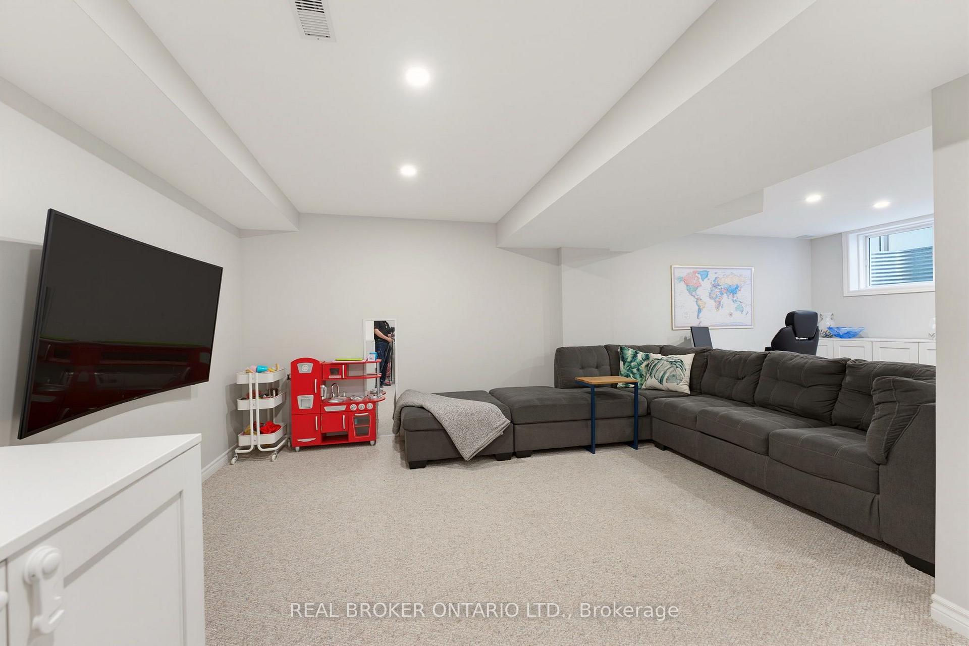 Photo 30 of 76 Tapadero Avenue, Ottawa, Kanata - Emerald Meadows/Trailwest — HOMEH